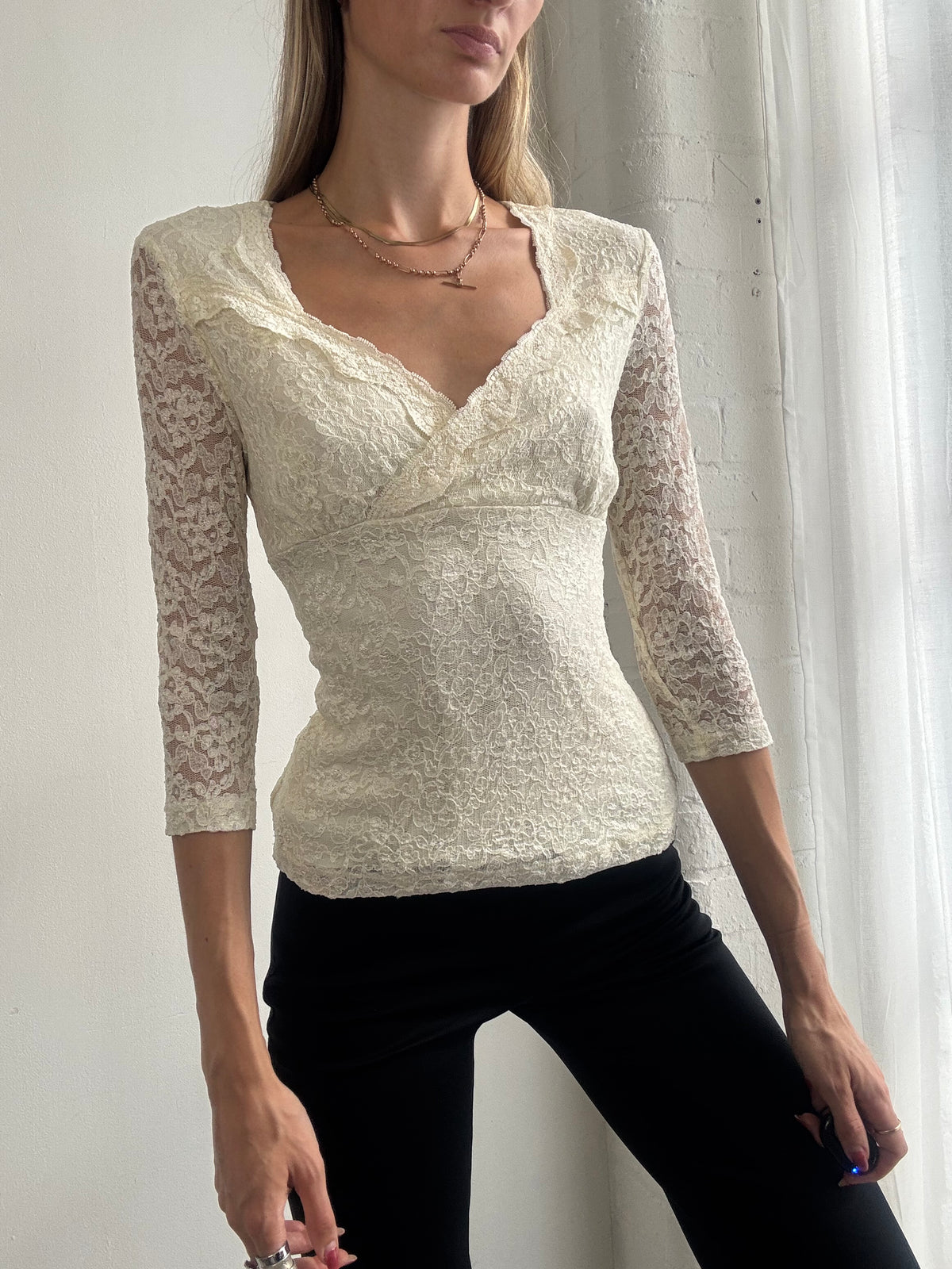 Vintage Y2K Ivory Lace V Neck Long Sleeve Top - Size M