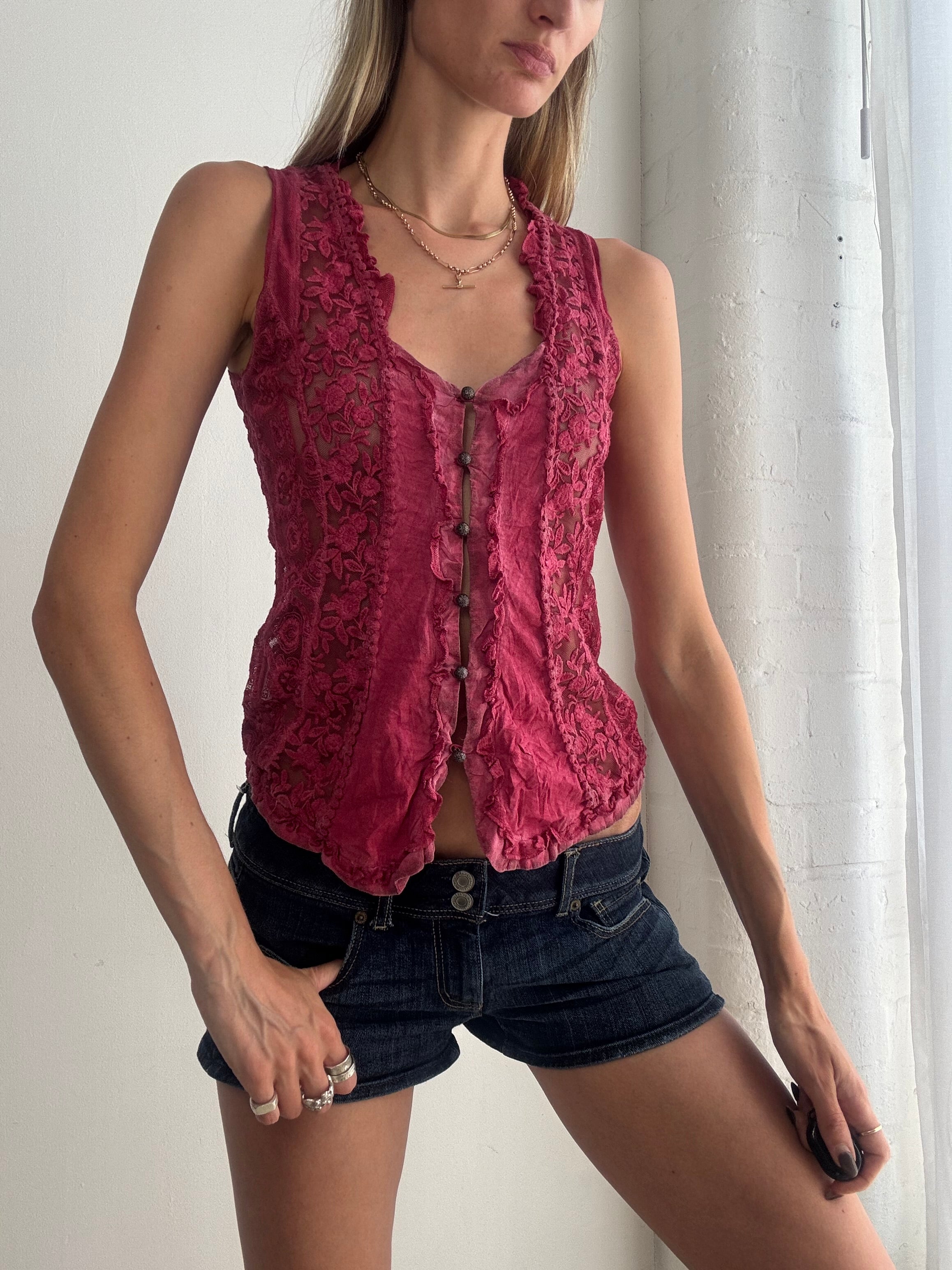 Vintage Y2K red lace sleeveless top - Size S