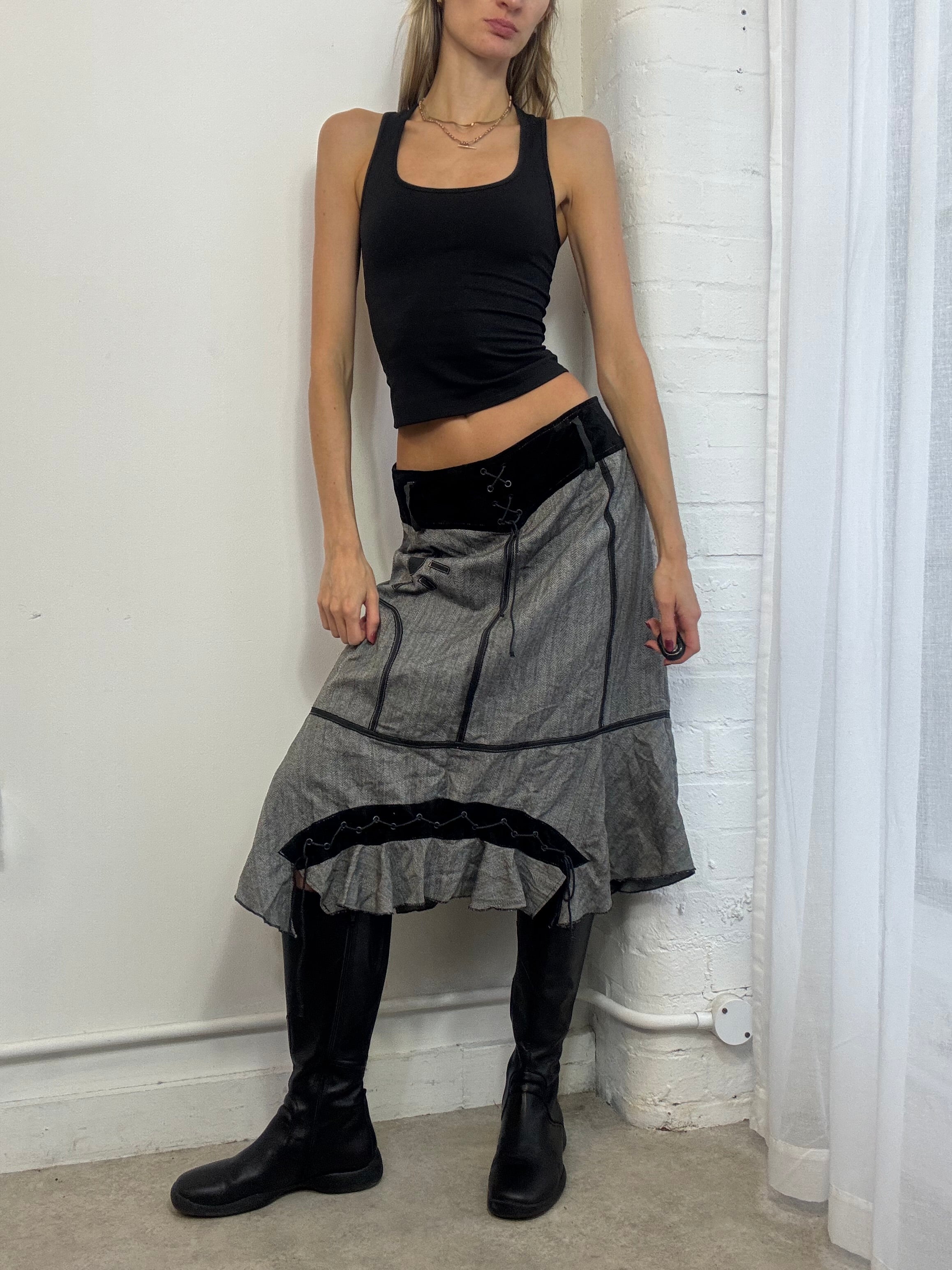 Vintage Y2K black & grey lace up midi skirt