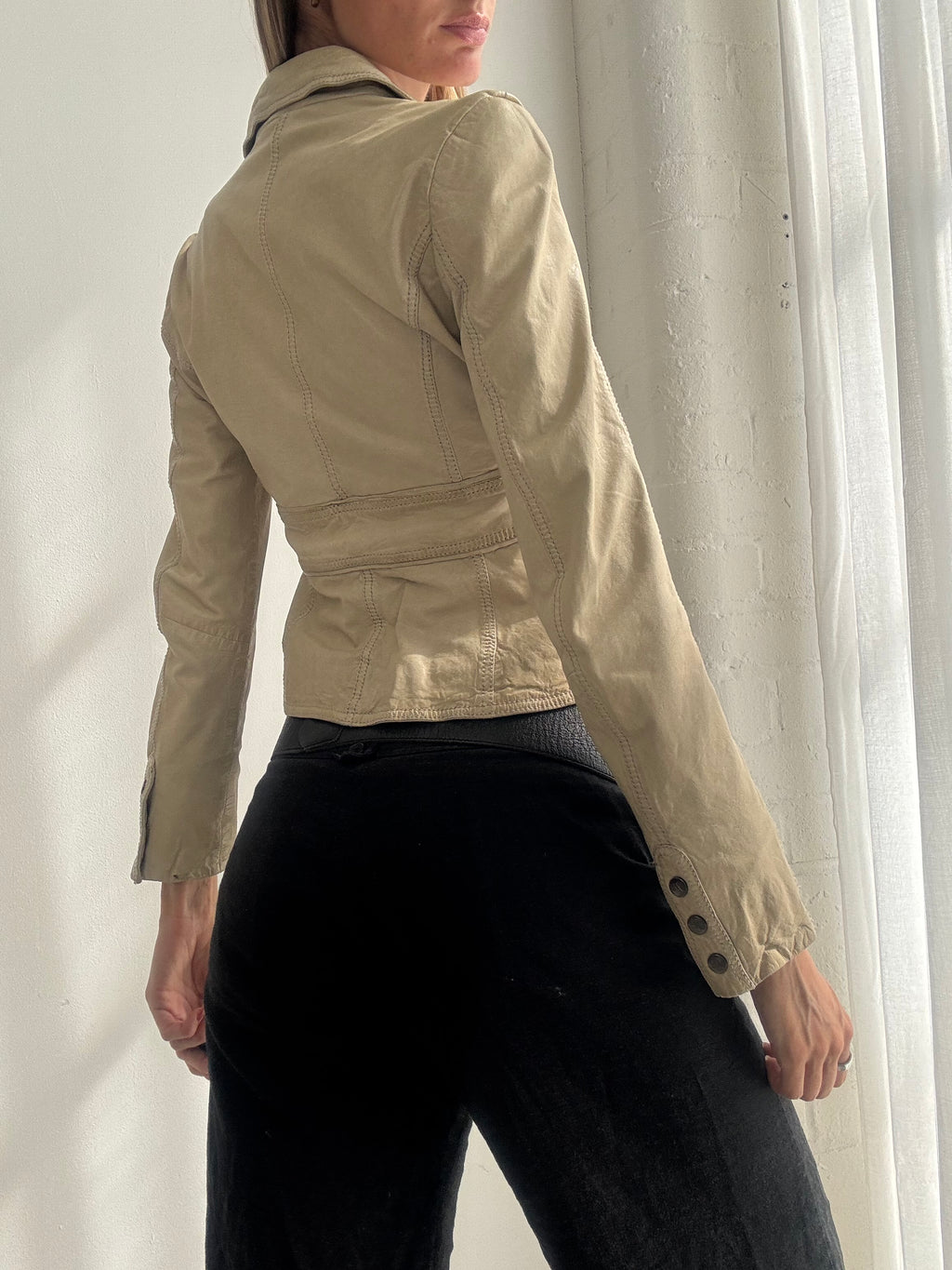 Vintage Y2K Cream Leather Fitted Biker Jacket - Size XS