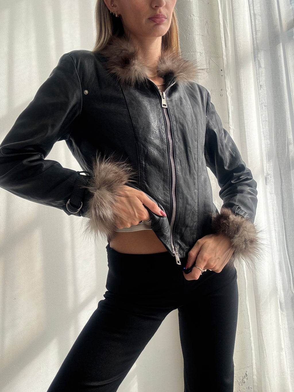 Vintage Y2K Black Leather Jacket with Fox Fur Trim - Size S