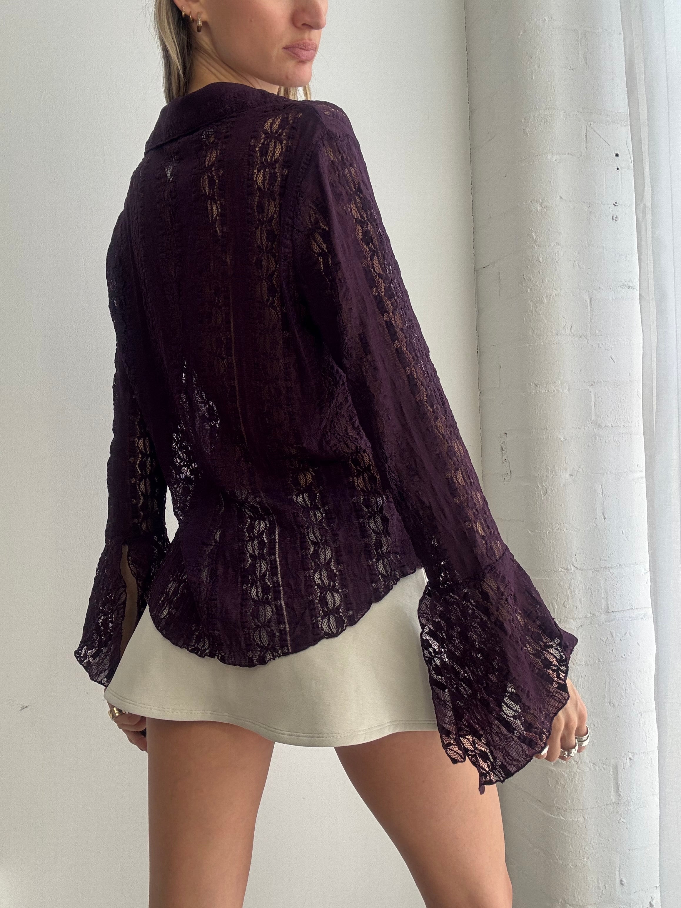 Vintage Y2K purple lace button-up blouse - Size L