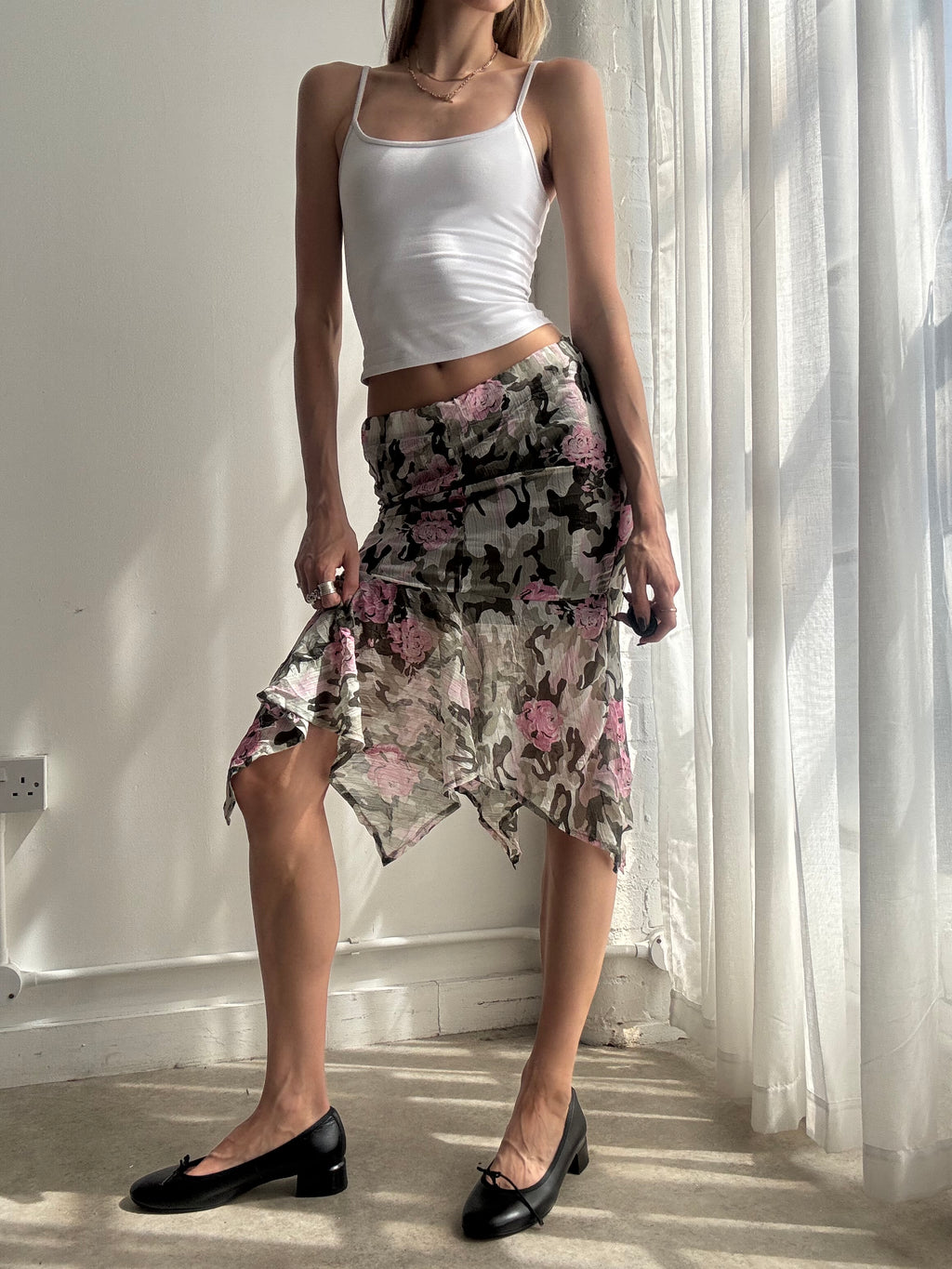 Vintage y2k camo & floral print handkerchief hem midi skirt - size XS