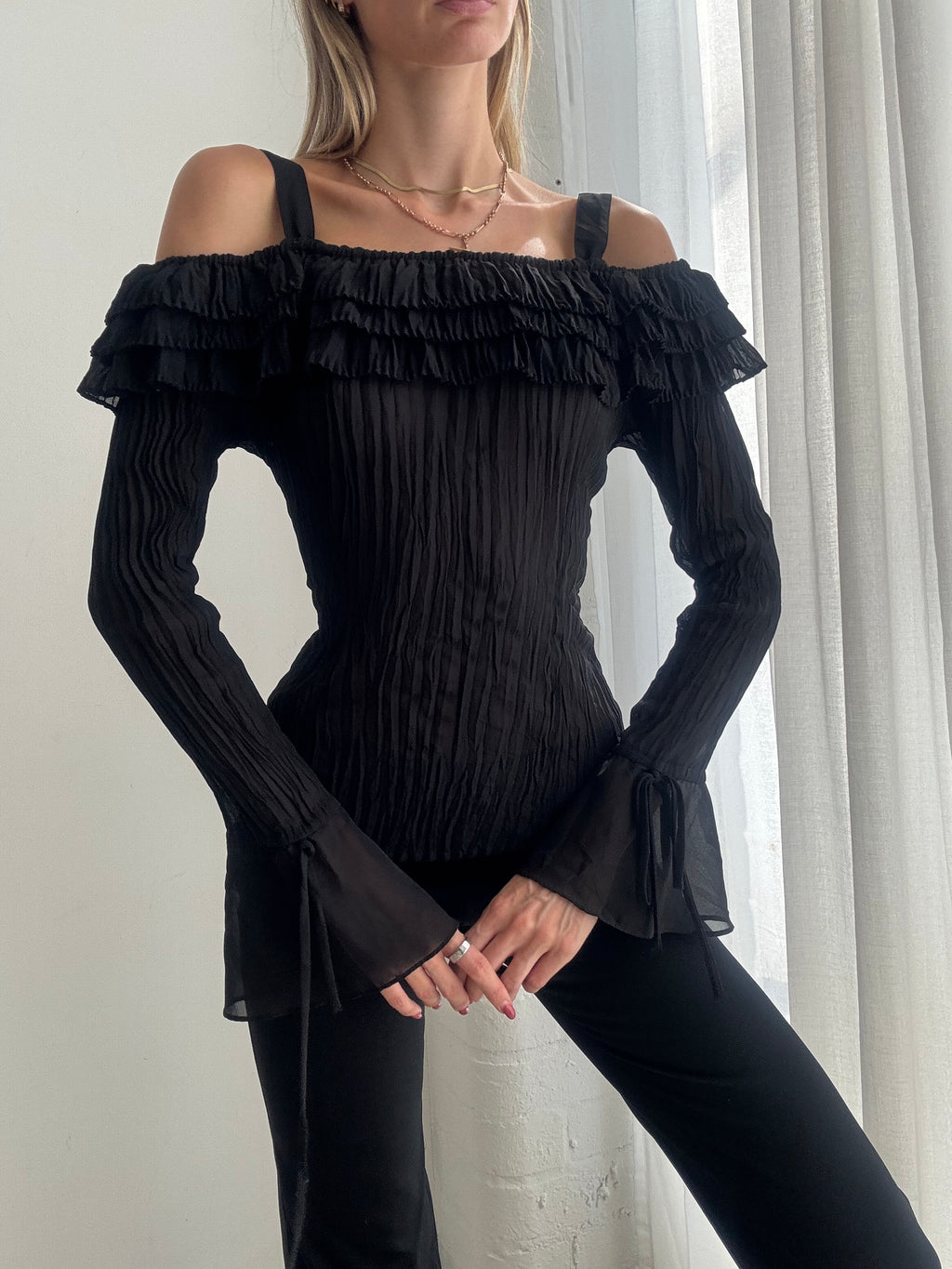 Vintage Y2K Black Off Shoulder Ruffle Long Sleeve Top - Size M/L
