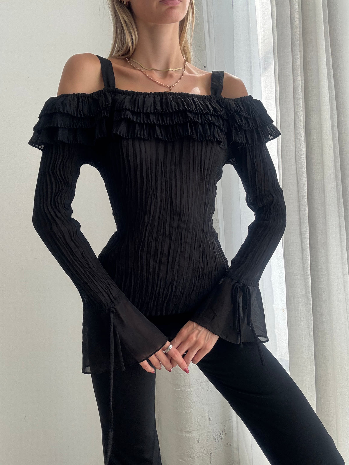 Vintage Y2K Black Off Shoulder Ruffle Long Sleeve Top - Size M/L