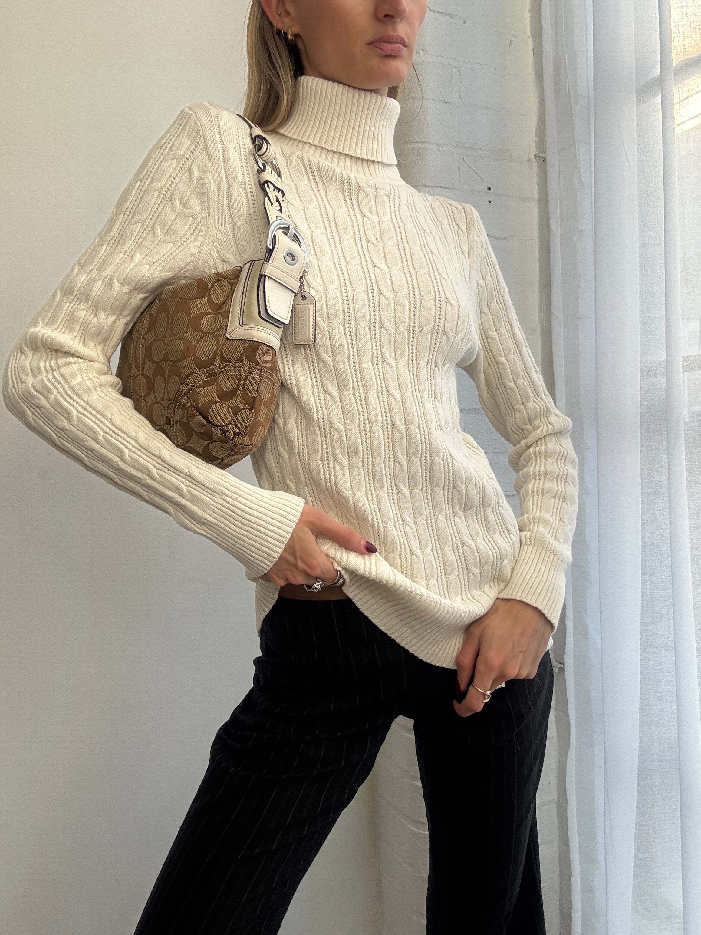 Vintage Y2K white cable knit jumper