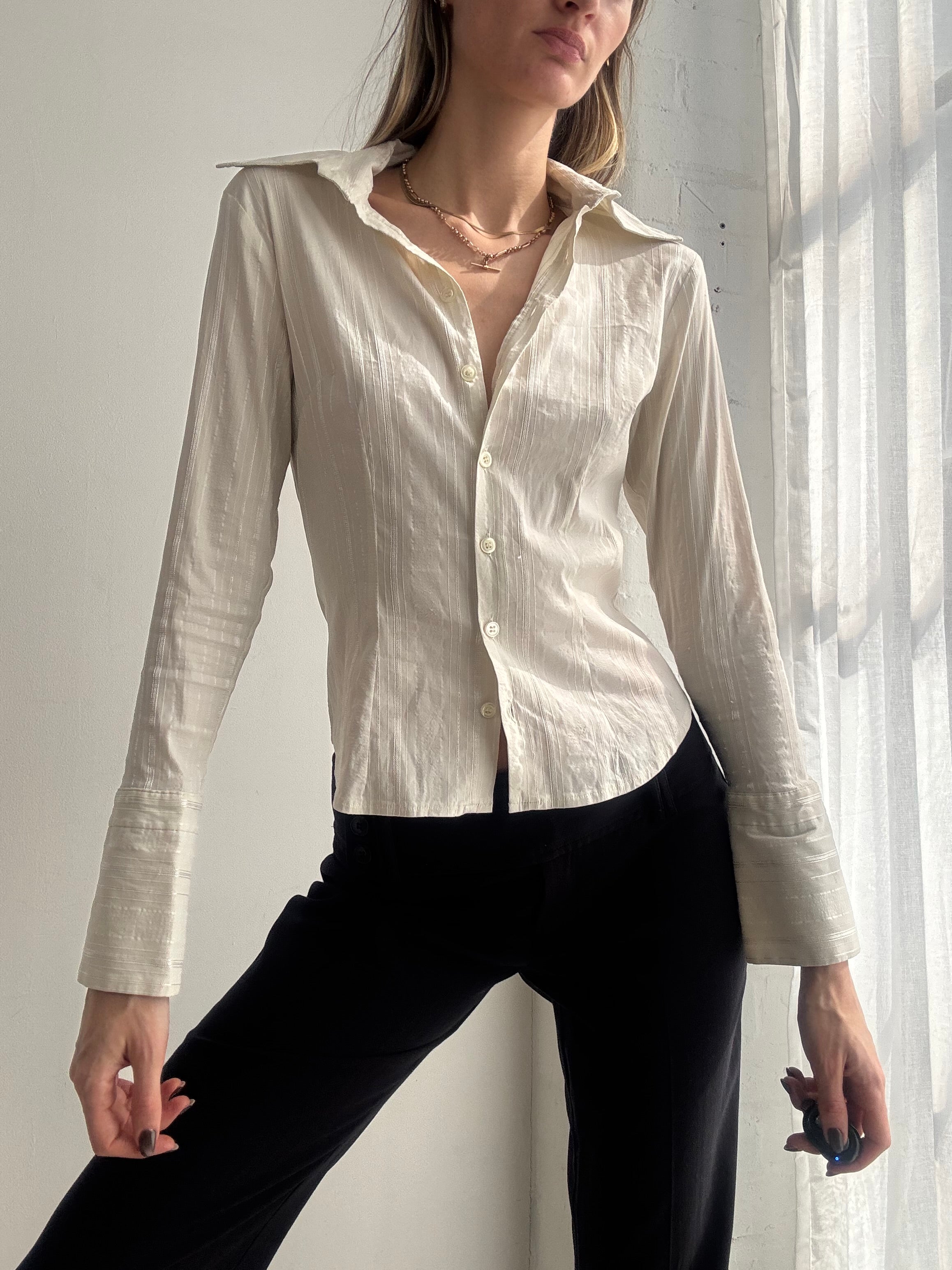 Vintage Y2K ivory fitted shirt with subtle pinstripe