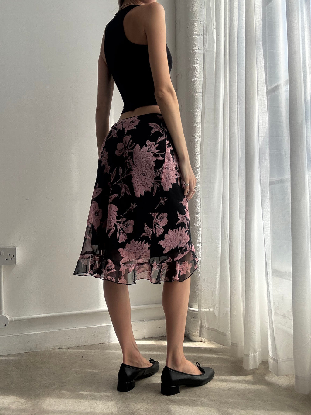 Vintage y2k black floral mesh midi skirt - size XS/S