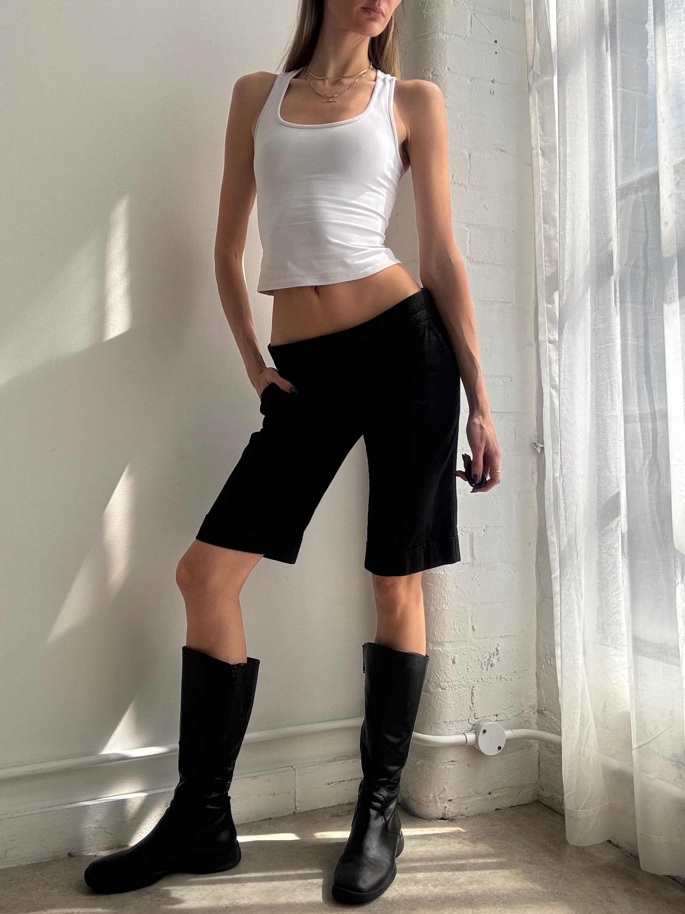 Vintage Y2K low rise black capri pants - Size S