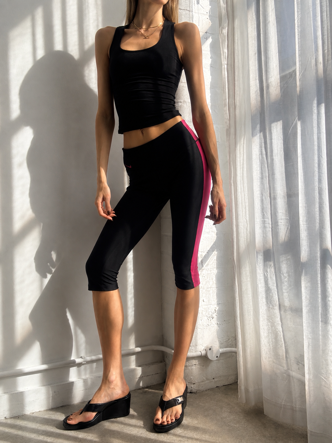 Vintage Y2K Nike black cropped capri leggings - Size M