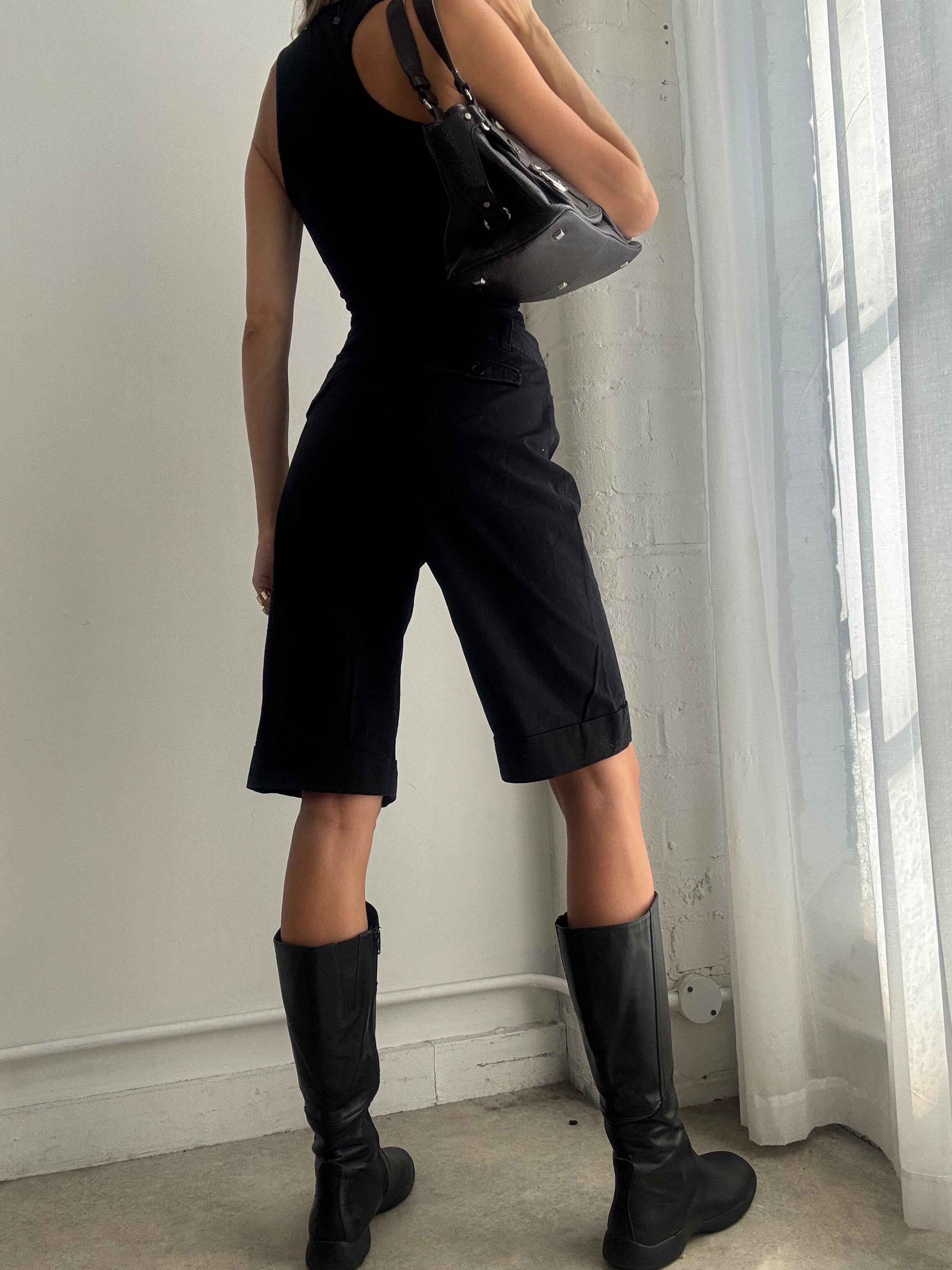 Vintage Y2K low rise black capri pants / tailored shorts - Size S/M