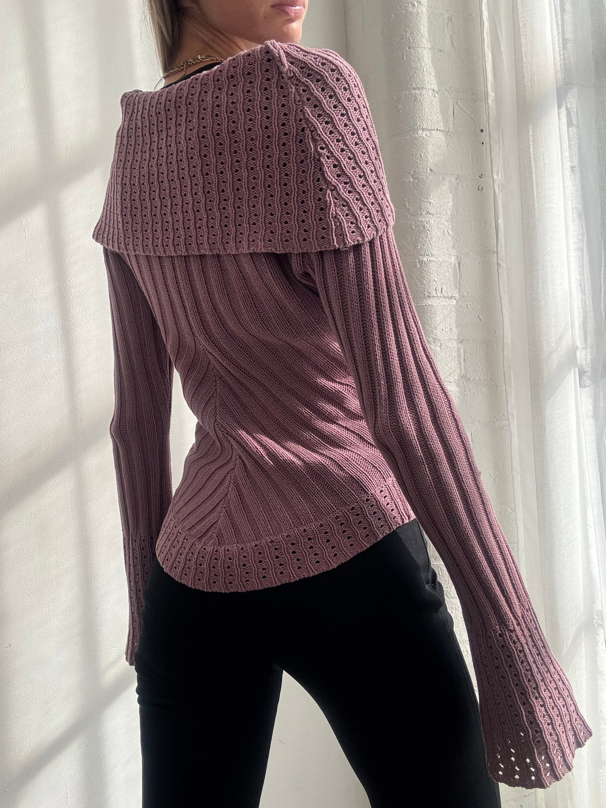 Vintage Y2K Dusty Pink Off Shoulder Knit Bell Sleeve Top - Size M