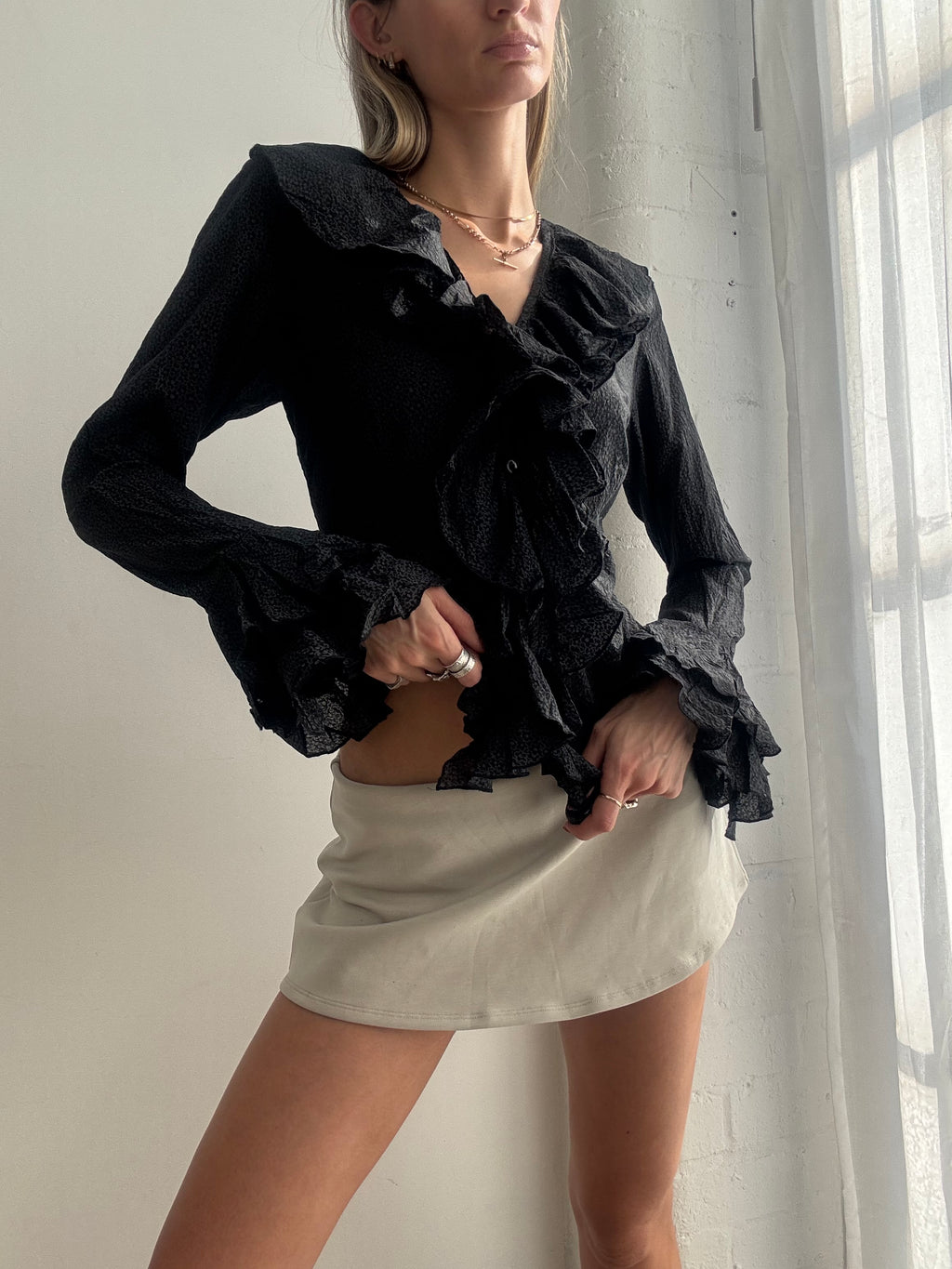 Vintage Y2K grey floral ruffle blouse