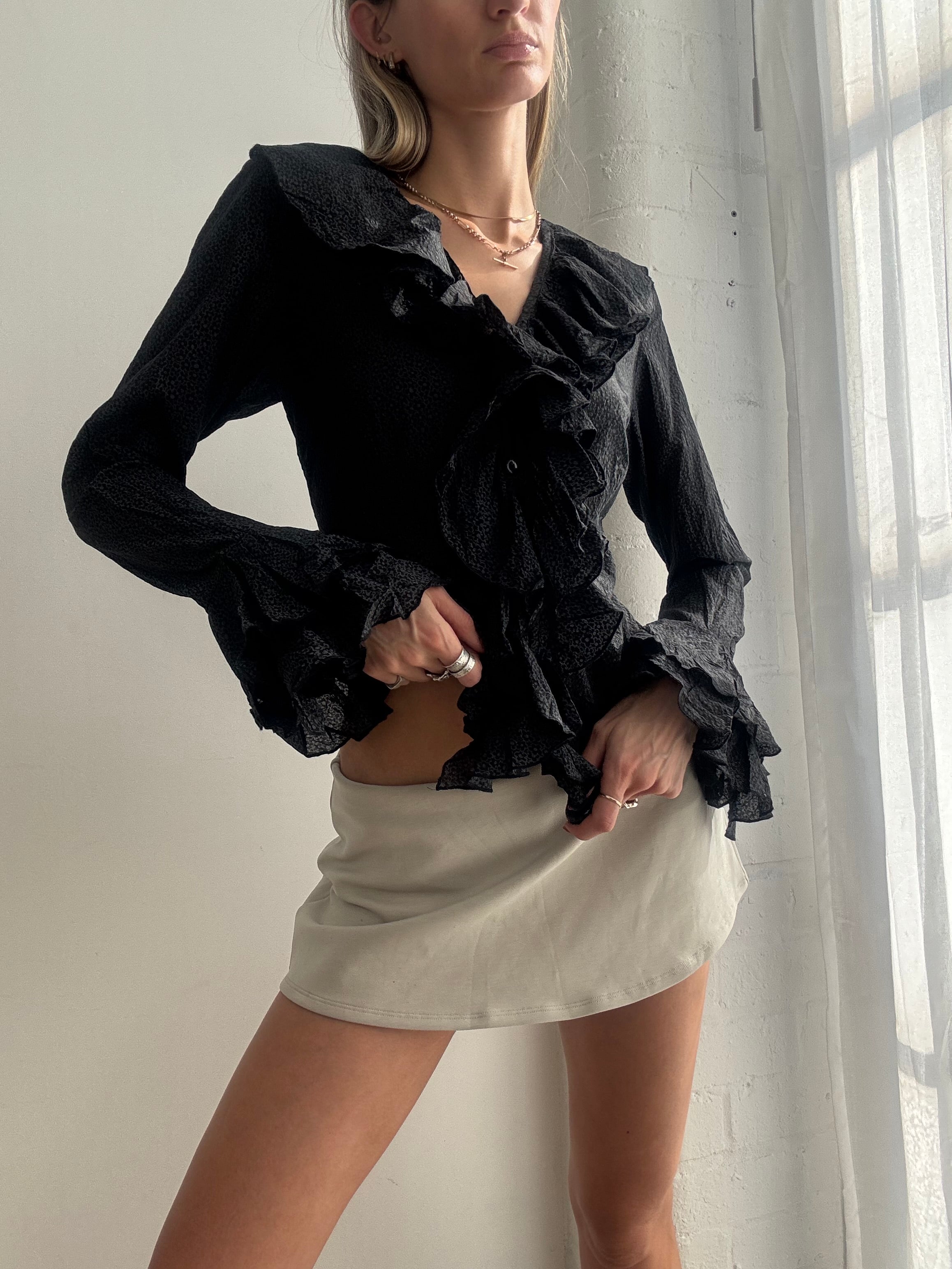 Vintage Y2K grey floral ruffle blouse
