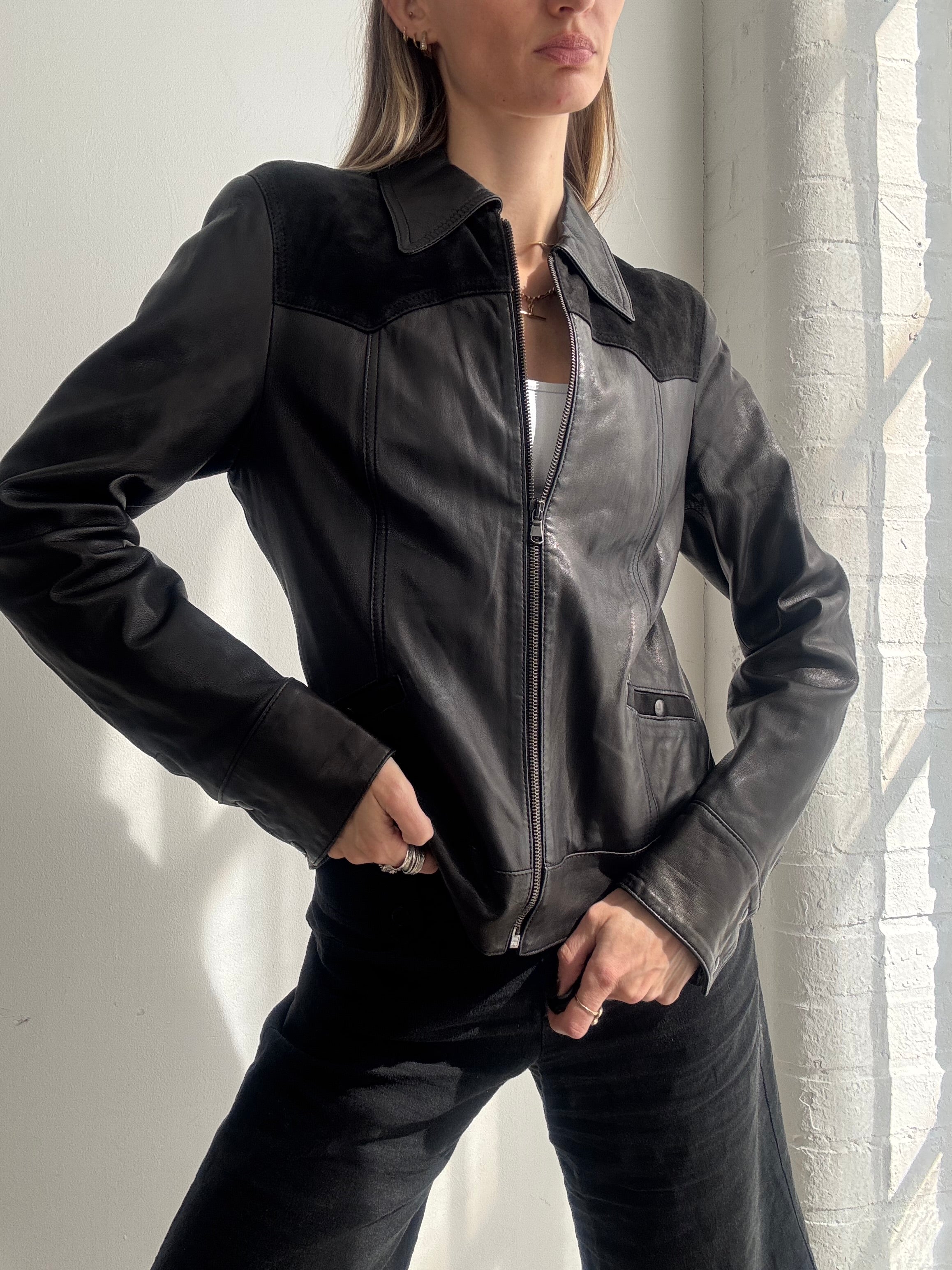 Vintage Y2K black fitted leather jacket - Size S