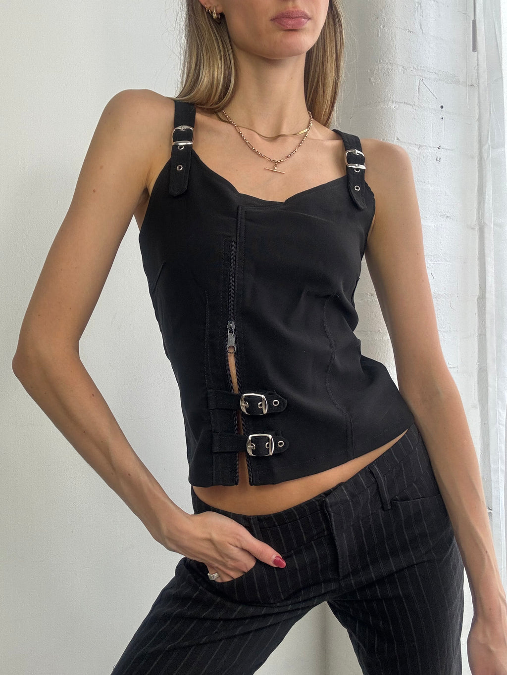 Vintage Y2K black buckle strap cami top