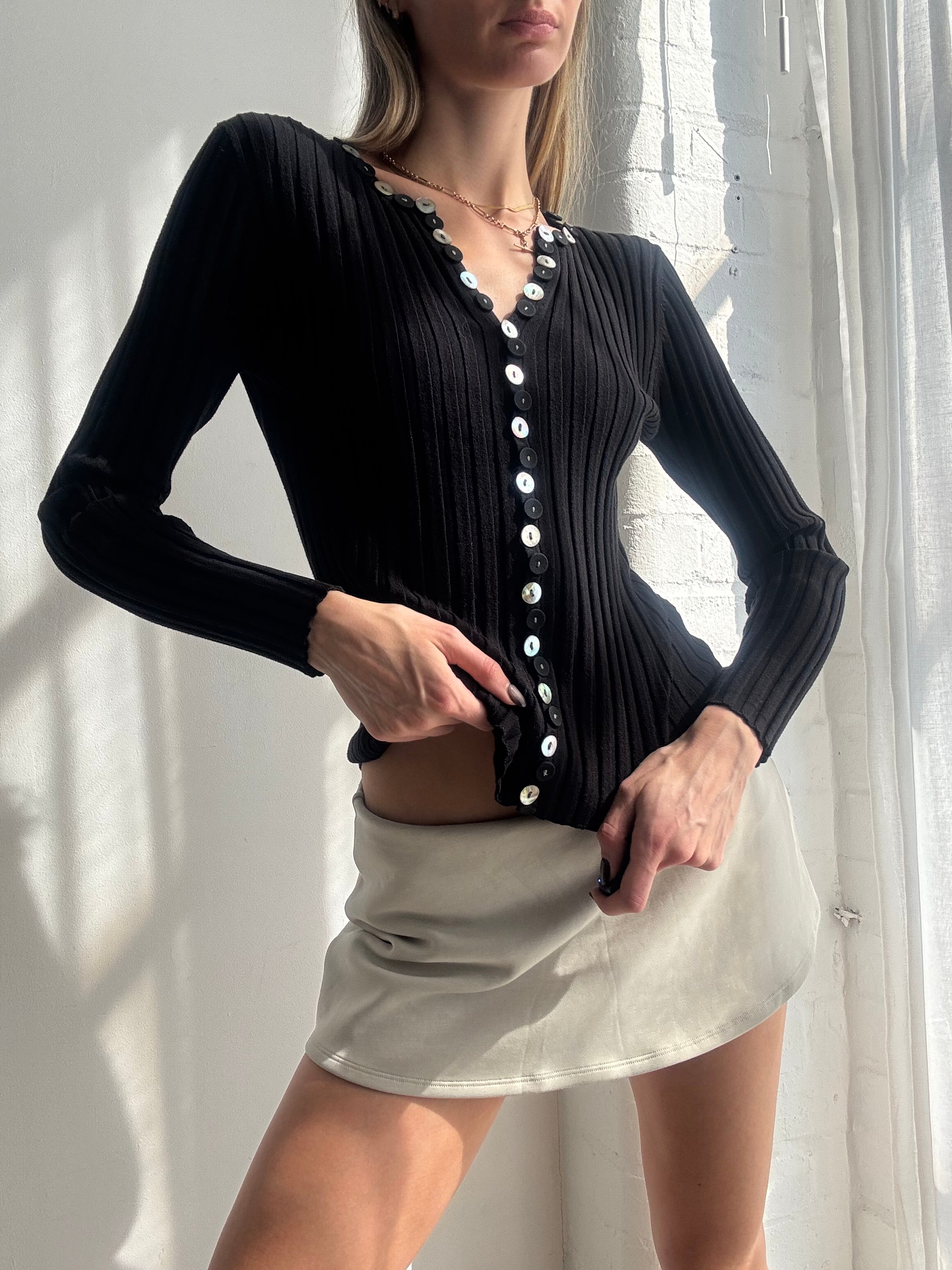 Vintage Y2K black ribbed button cardigan - Size S