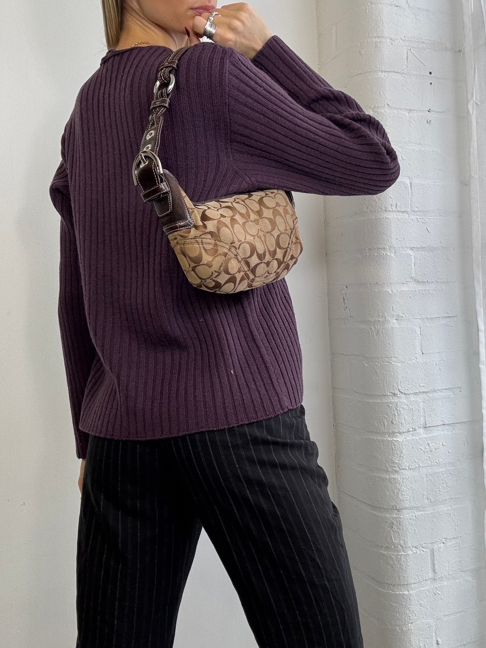 Vintage Y2K ribbed knitted v neck jumper plum