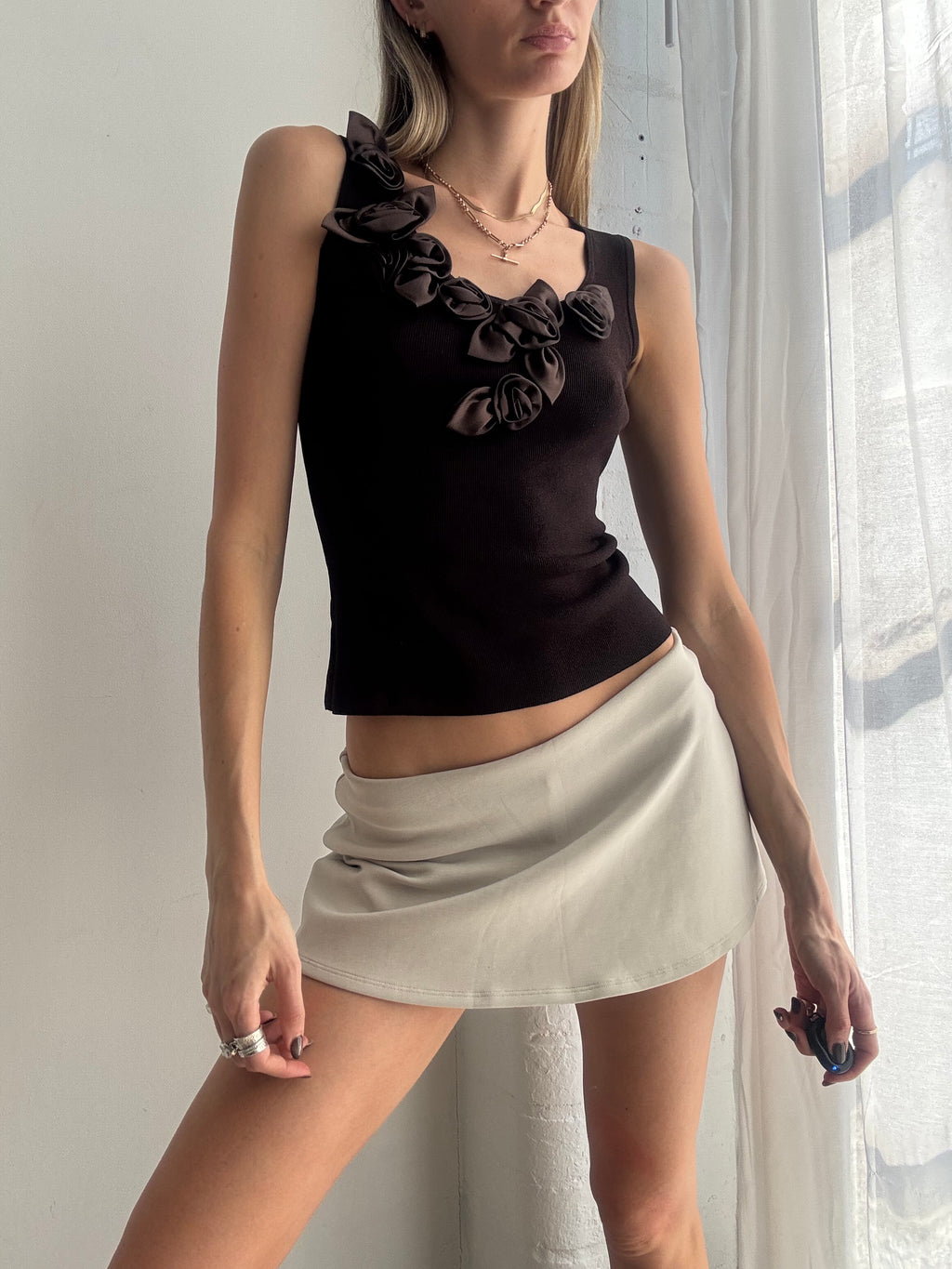 Vintage Y2K brown ruffle trim tank top - Size S
