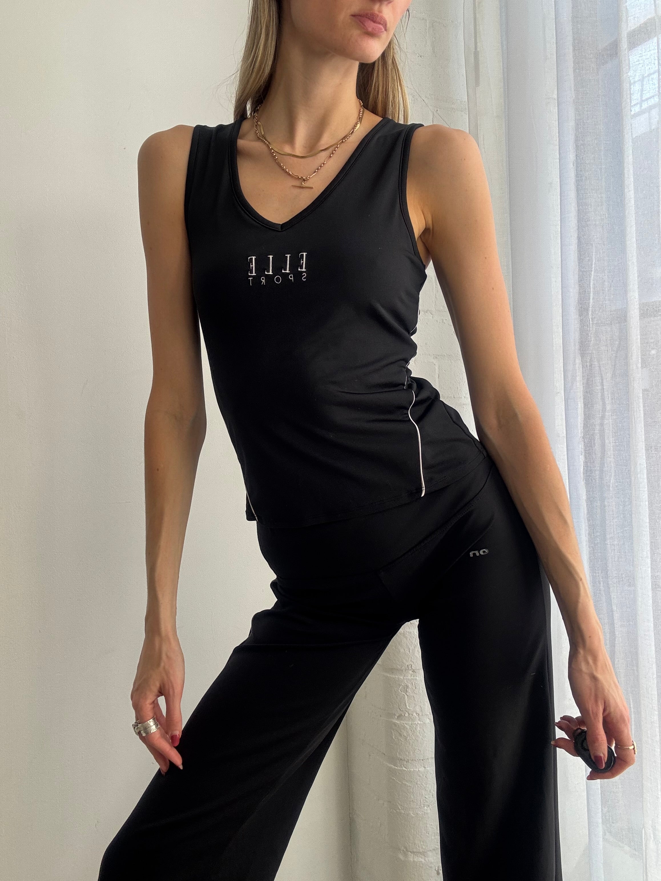 Vintage Y2K elle sport black fitted v neck tank top