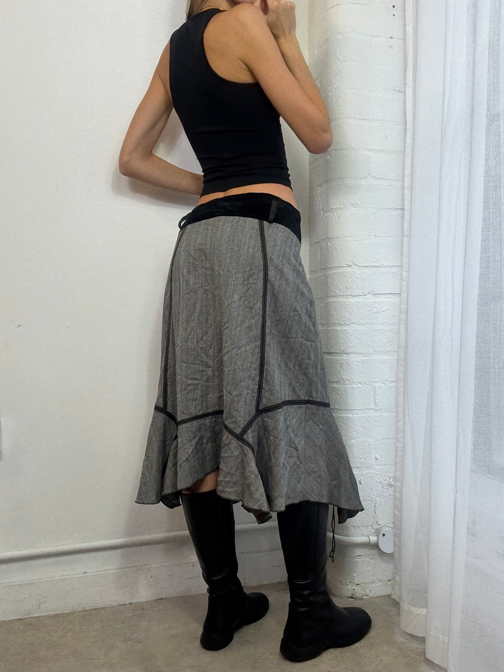 Vintage Y2K black & grey lace up midi skirt