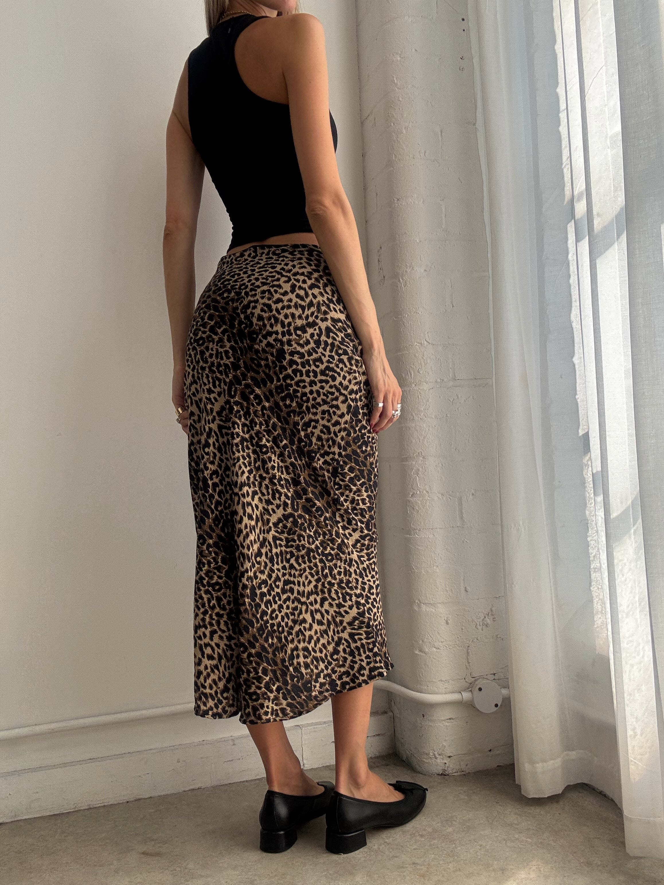 Vintage Y2K leopard print midi skirt - Size M