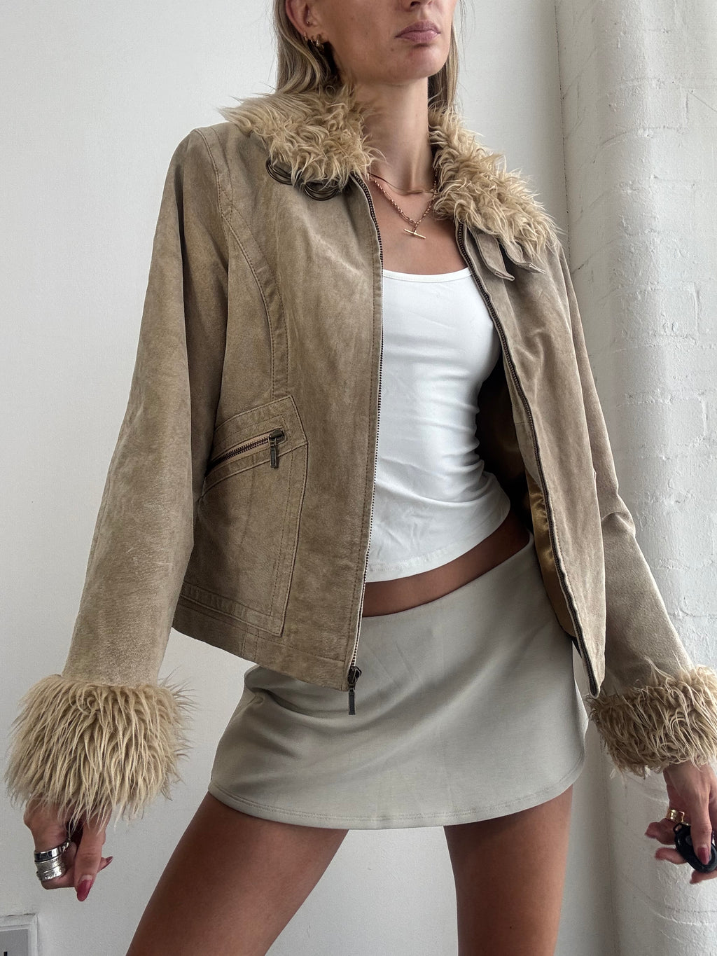 Vintage Y2K Beige Suede Faux Fur Trim Fitted Jacket - Size M
