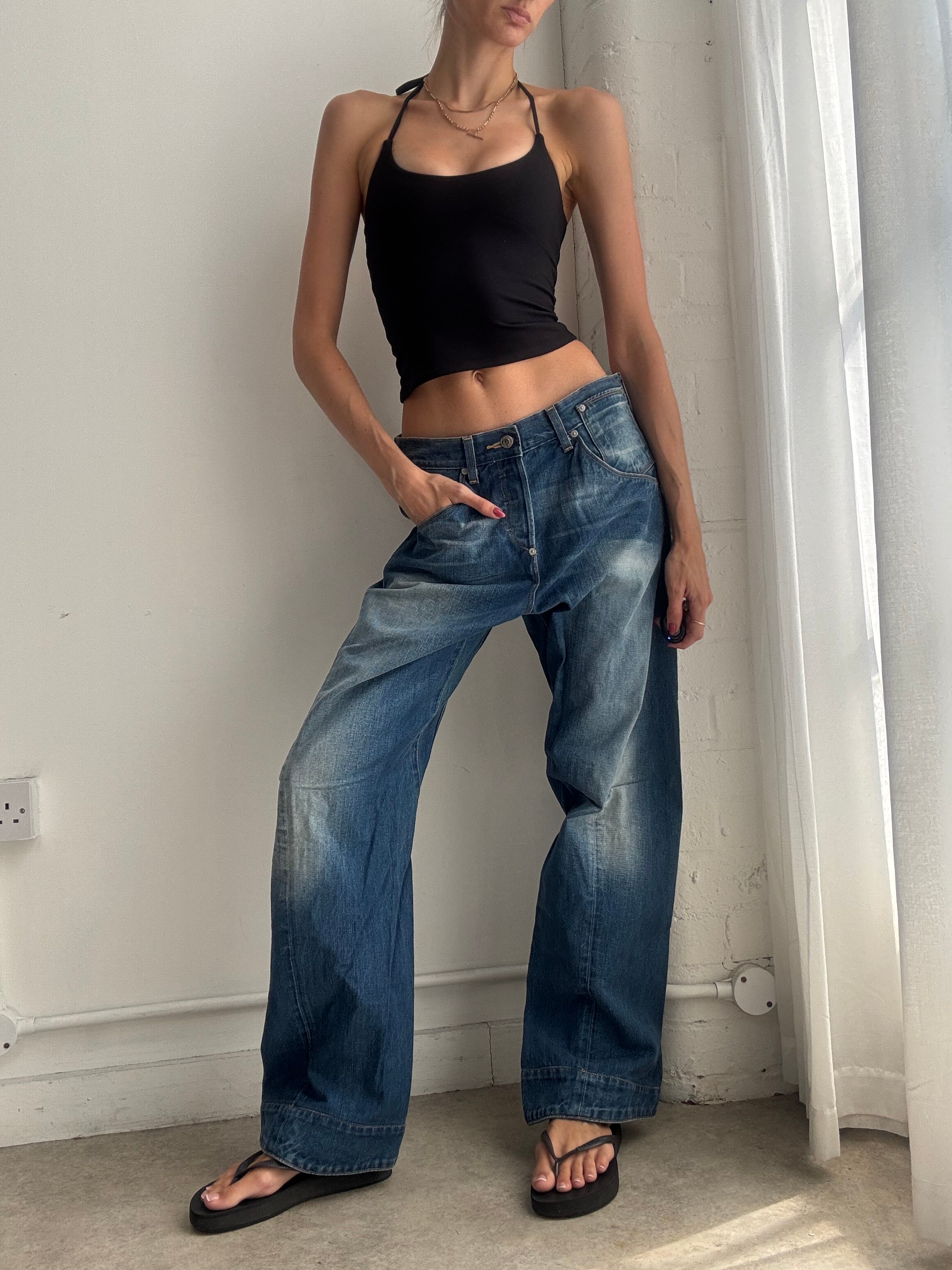 Vintage Y2K Low Rise Levi's Engineered Buckle Back Wide Leg Jeans – Distressed Blue Denim - Size S/M