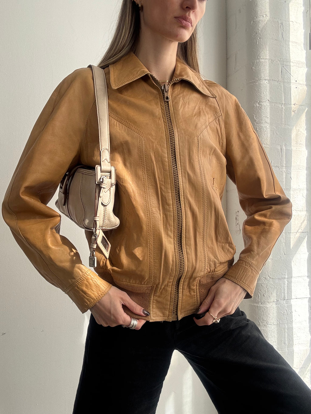 Vintage 90s tan leather bomber jacket - Size M
