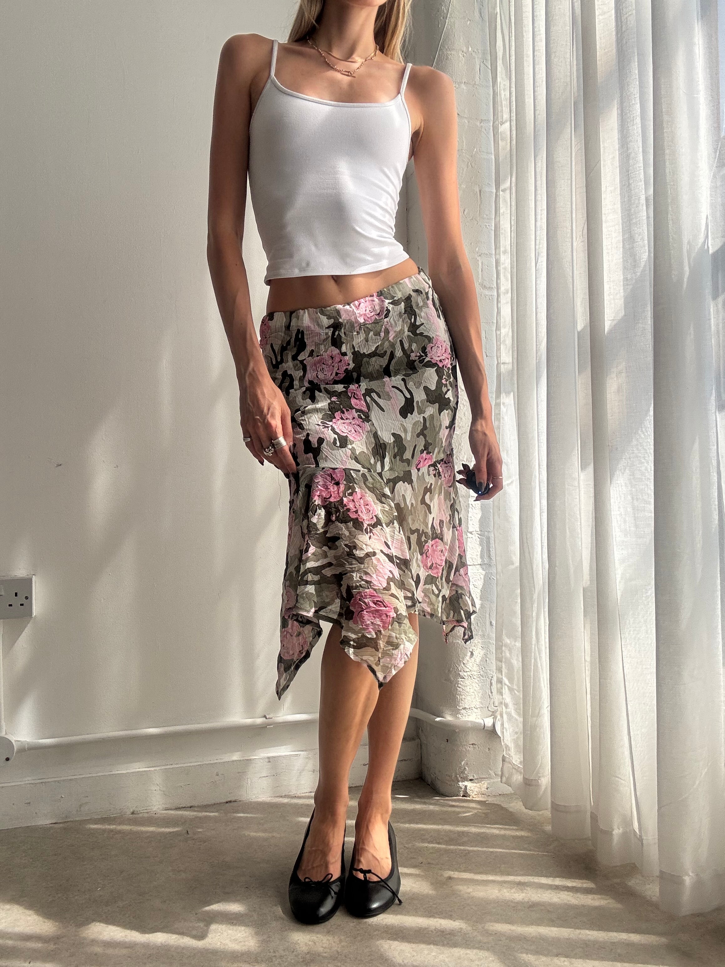 Vintage y2k camo & floral print handkerchief hem midi skirt - size XS