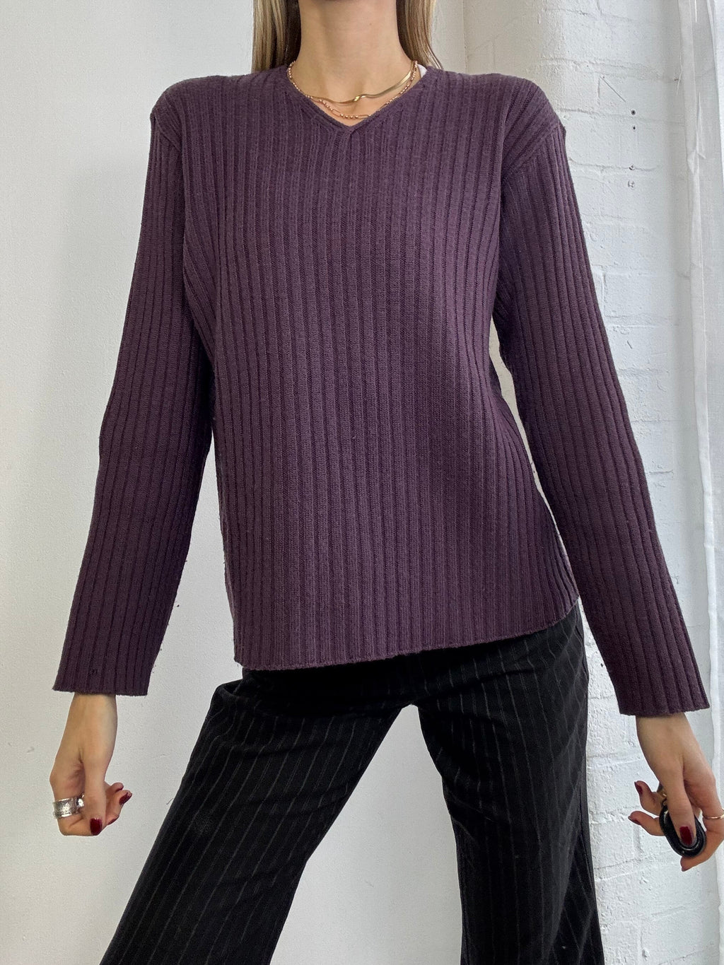Vintage Y2K ribbed knitted v neck jumper plum