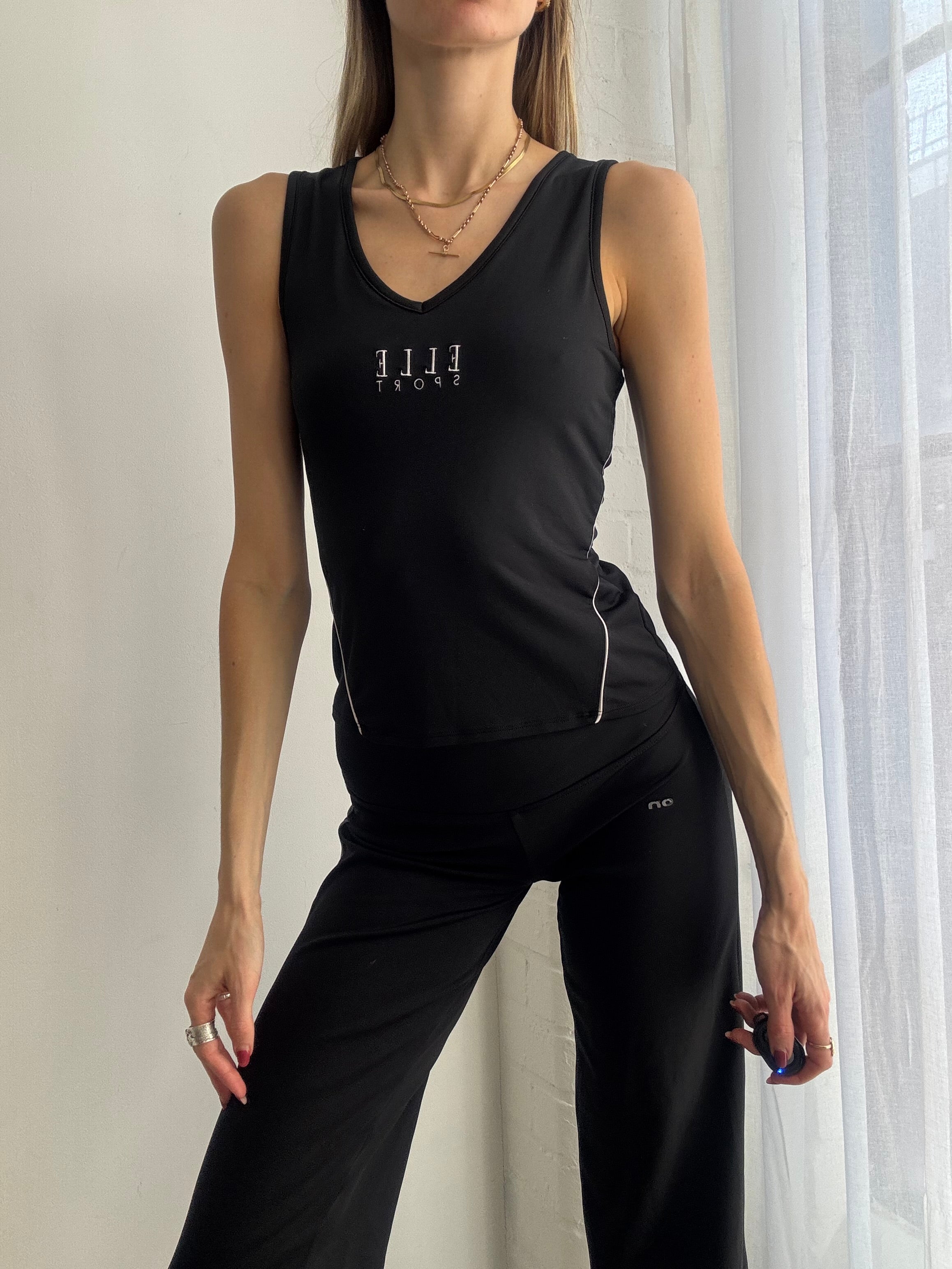 Vintage Y2K elle sport black fitted v neck tank top