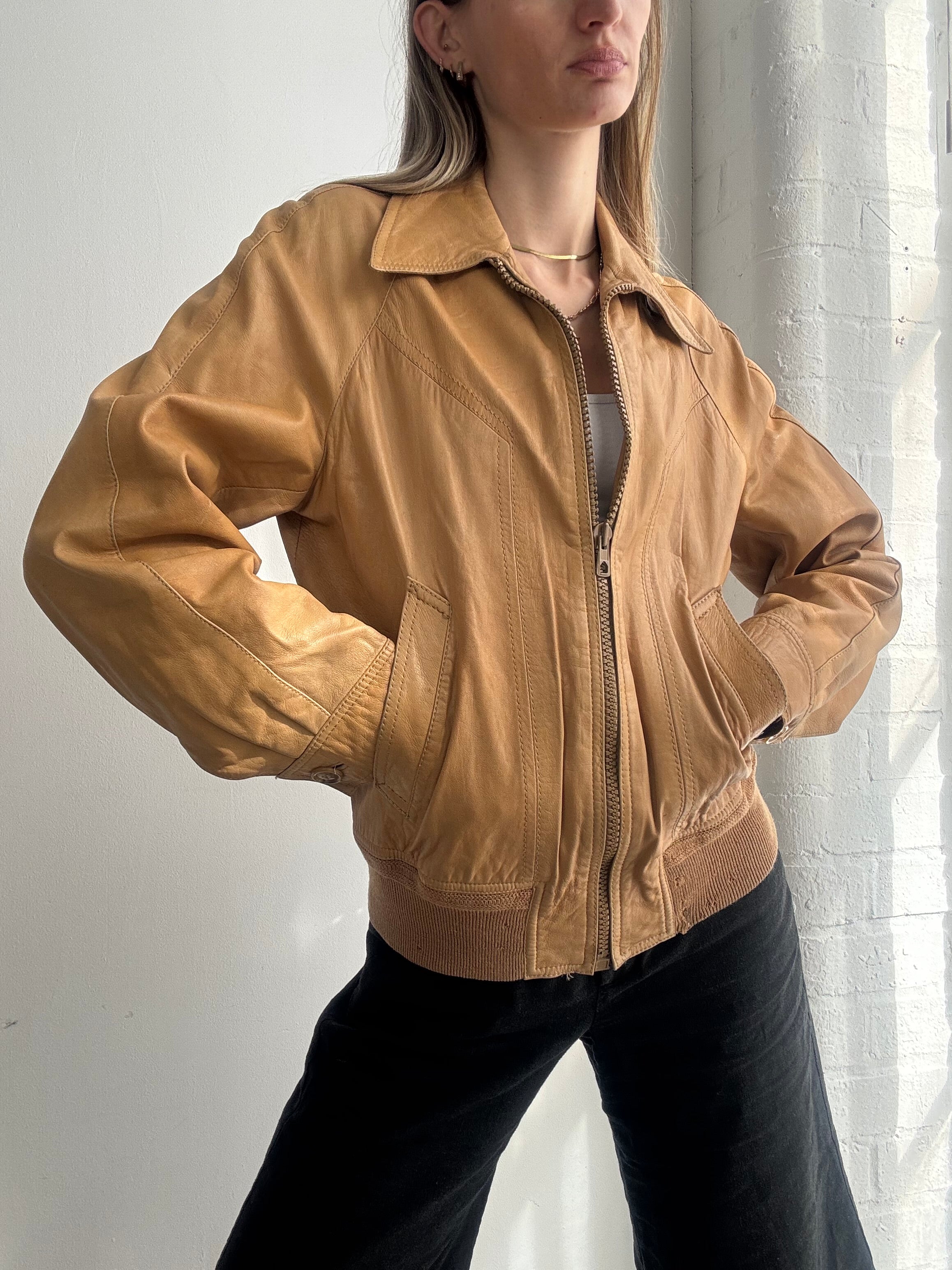 Vintage 90s tan leather bomber jacket - Size M