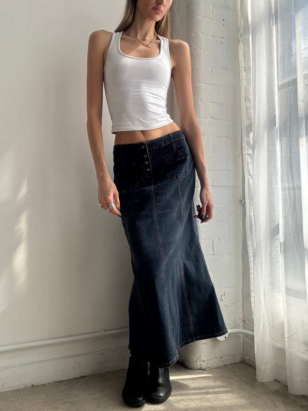 Vintage Y2K dark wash denim maxi skirt - Size M