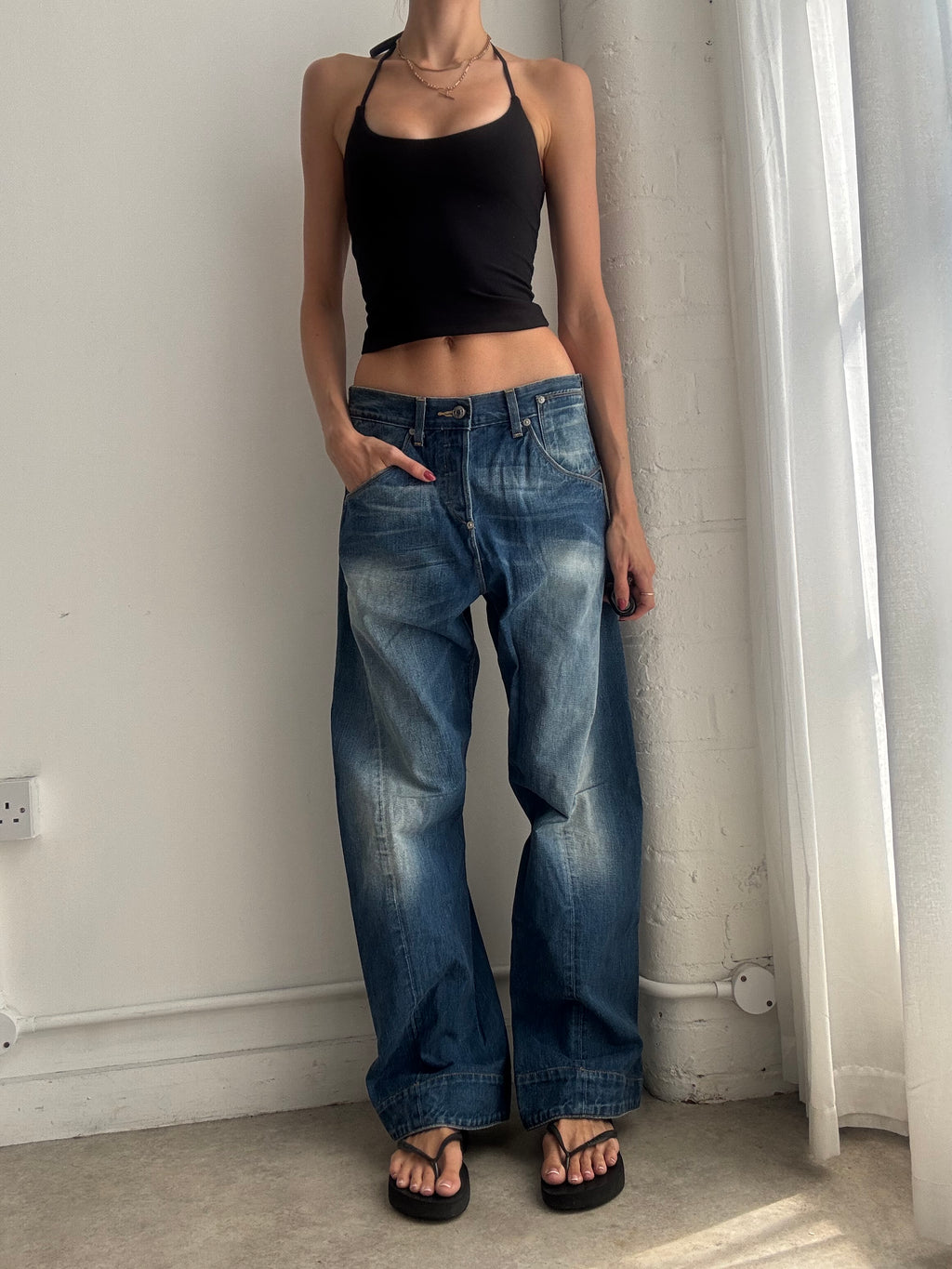 Vintage Y2K Low Rise Levi's Engineered Buckle Back Wide Leg Jeans – Distressed Blue Denim - Size S/M
