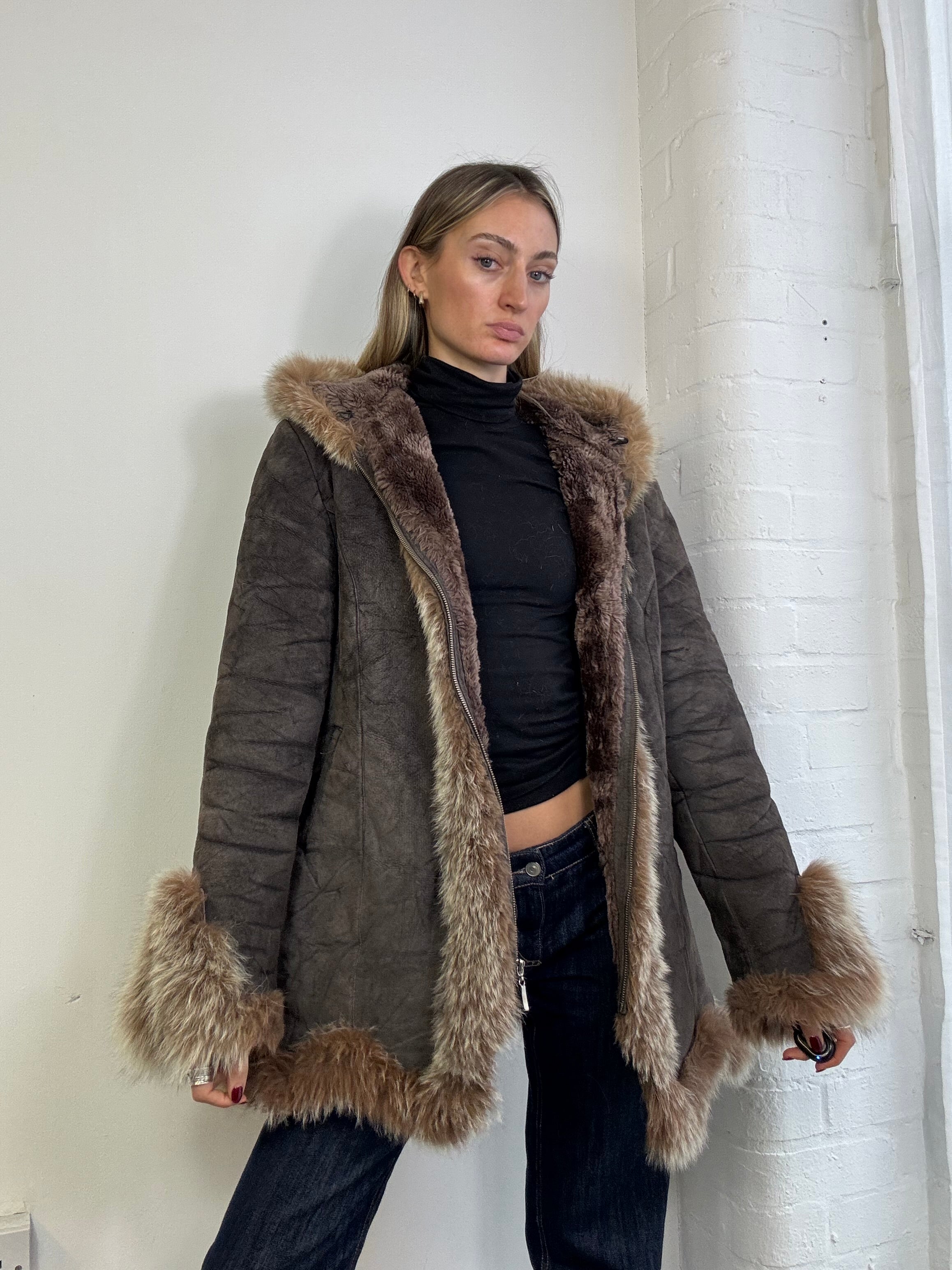 Vintage 90s hooded sheepskin coat fur trim