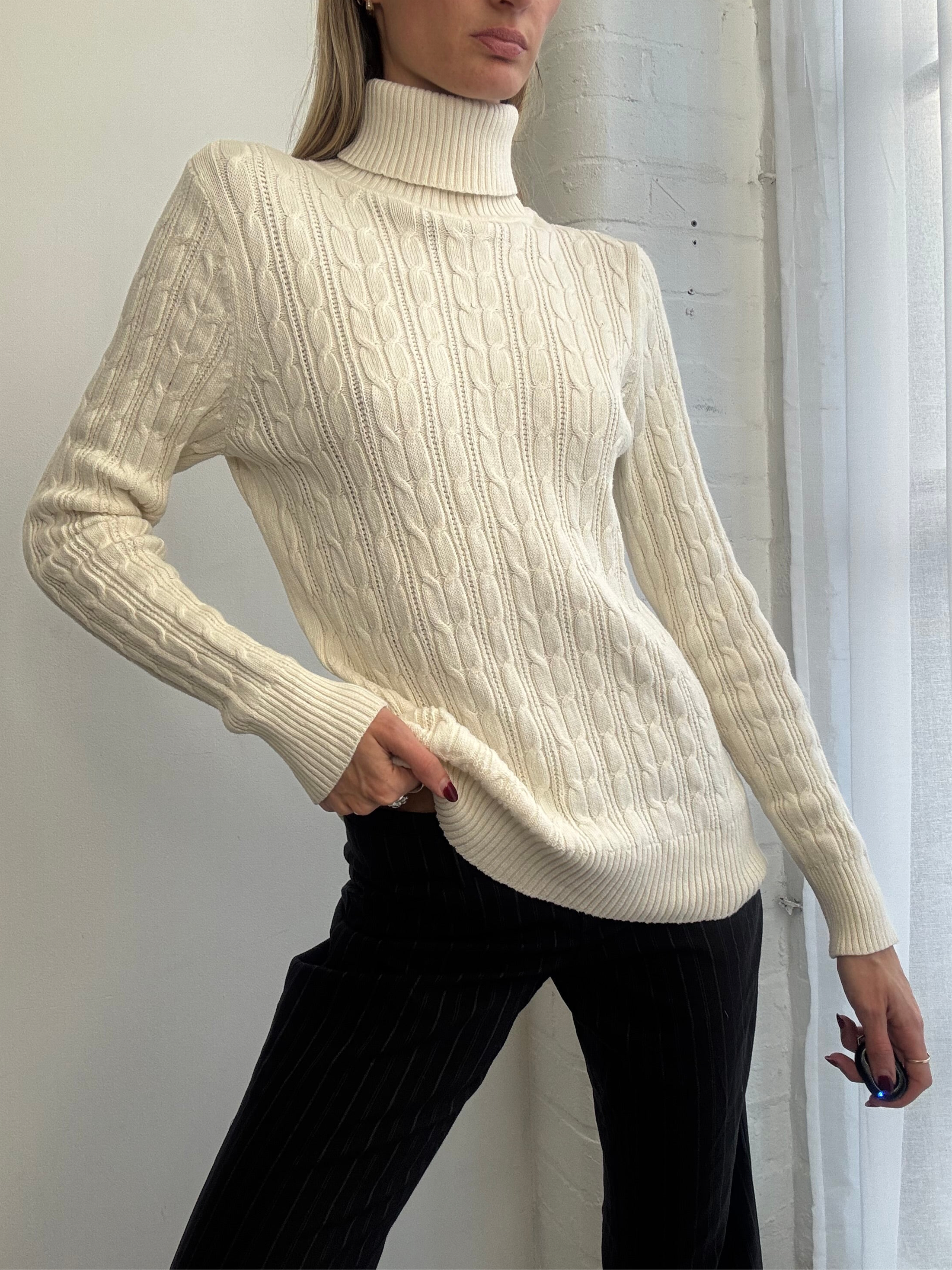 Vintage Y2K white cable knit jumper