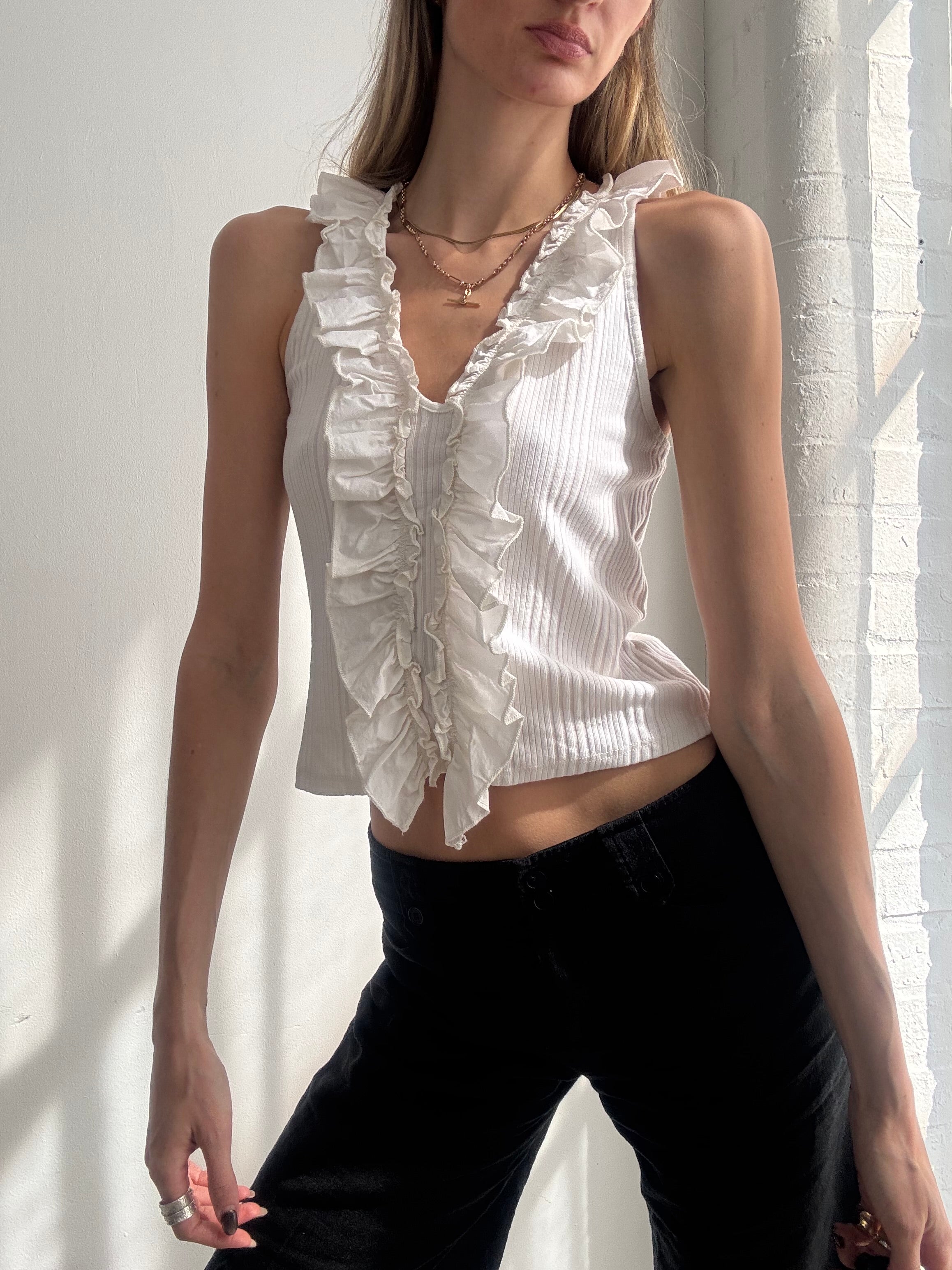 Vintage Y2K white ruffle sleeveless blouse - Size S