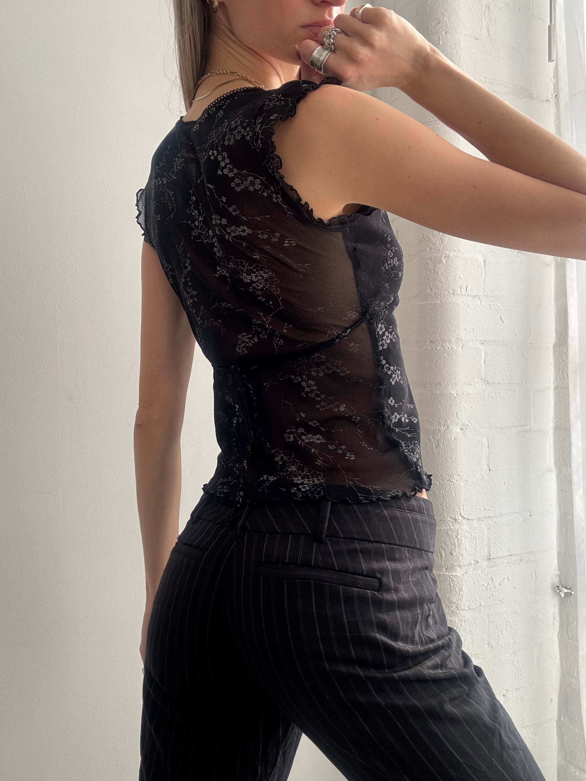 Vintage Y2K black lace sleeveless top