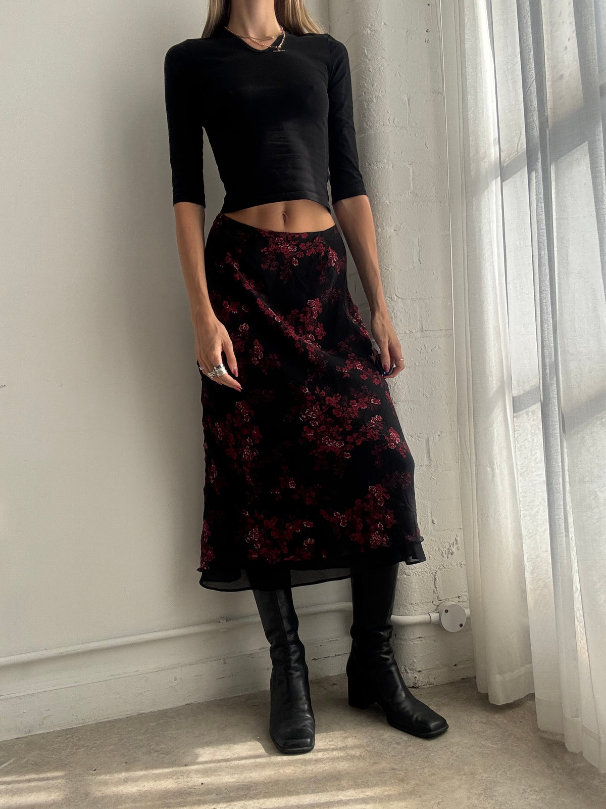 Vintage Y2K Black & Red Floral Midi Skirt - Size XS