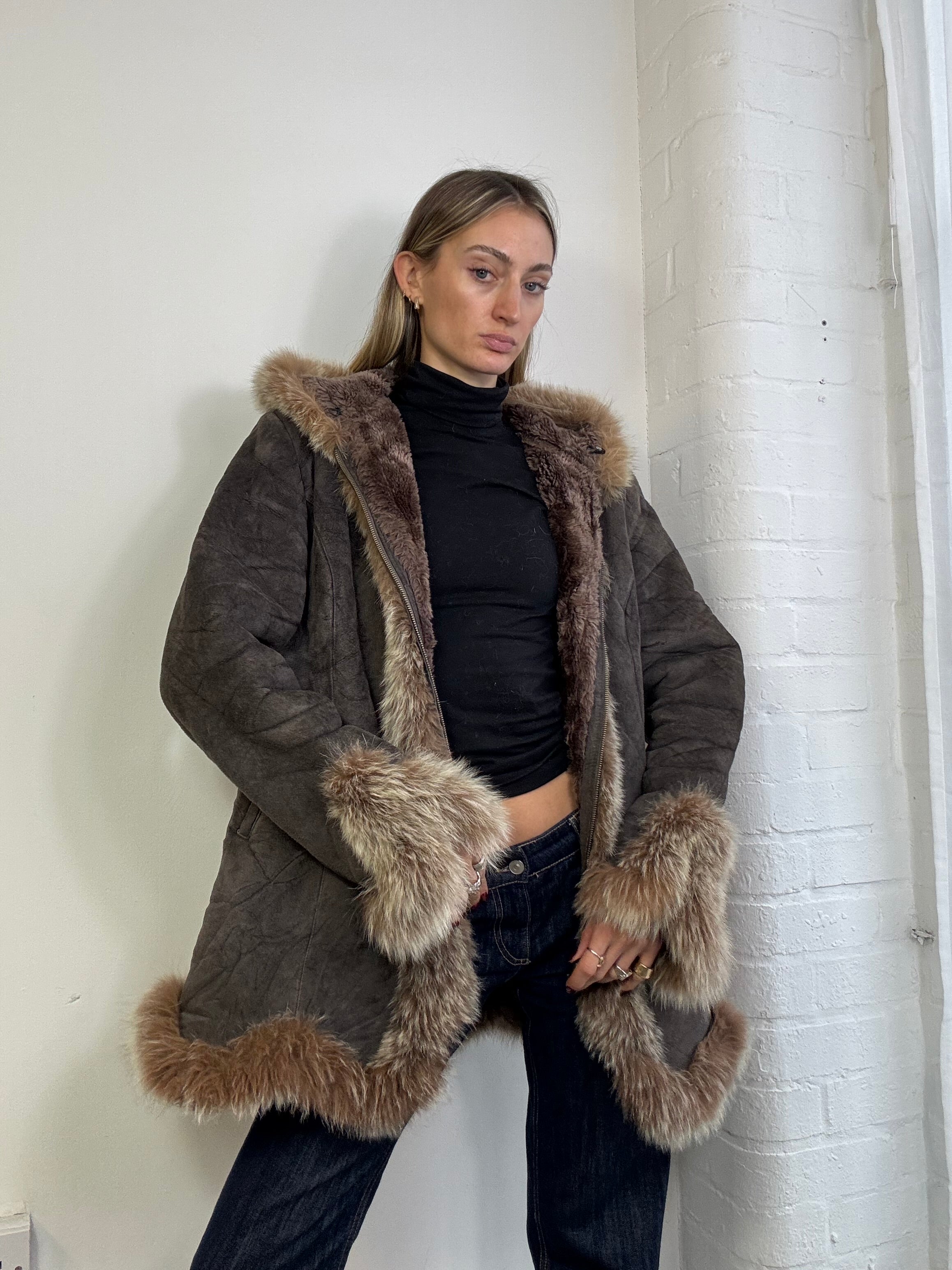 Vintage 90s hooded sheepskin coat fur trim