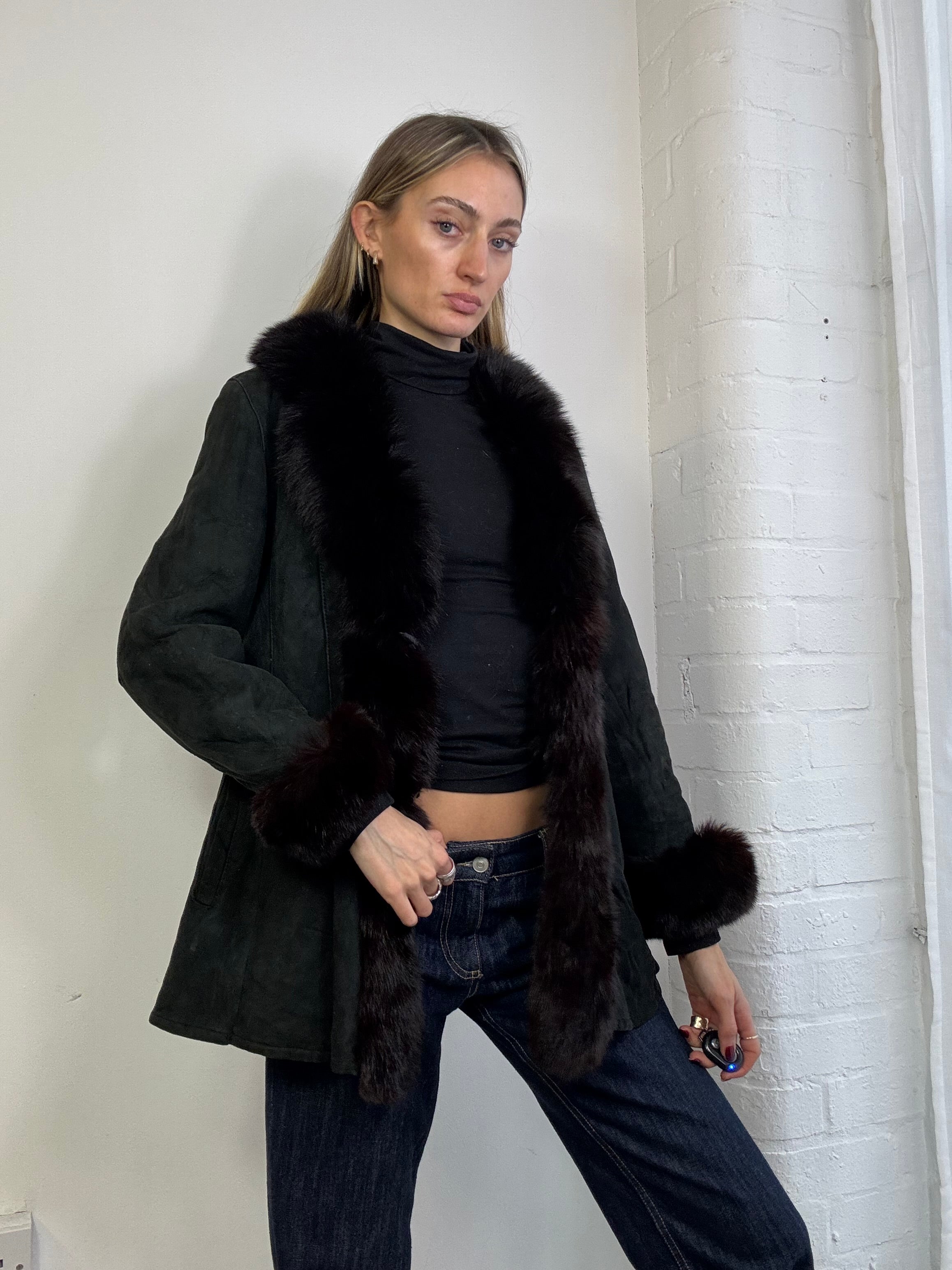 Vintage 90s black sheepskin coat with fox fur trim