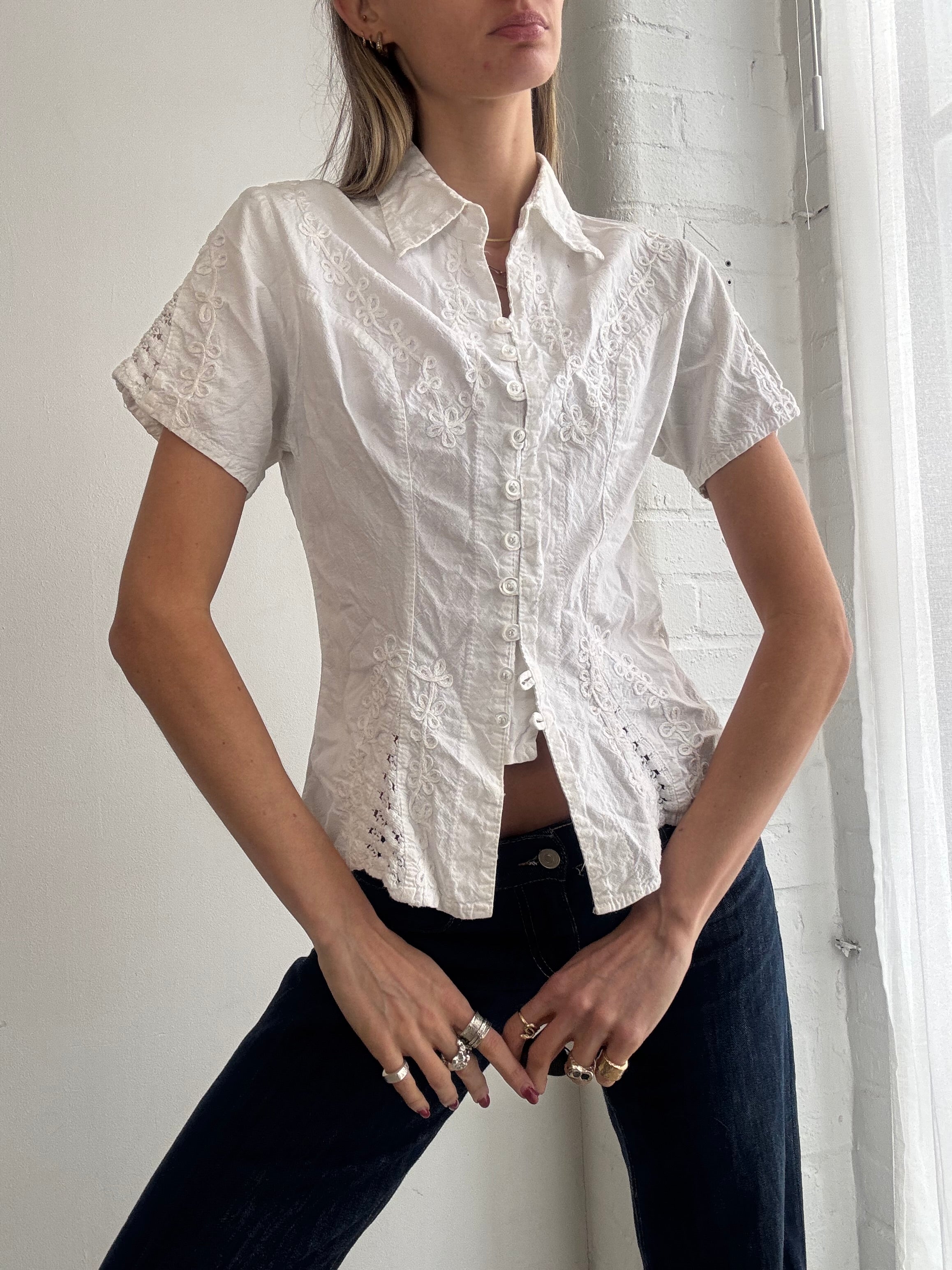 Vintage Y2K white embroidered short sleeve blouse