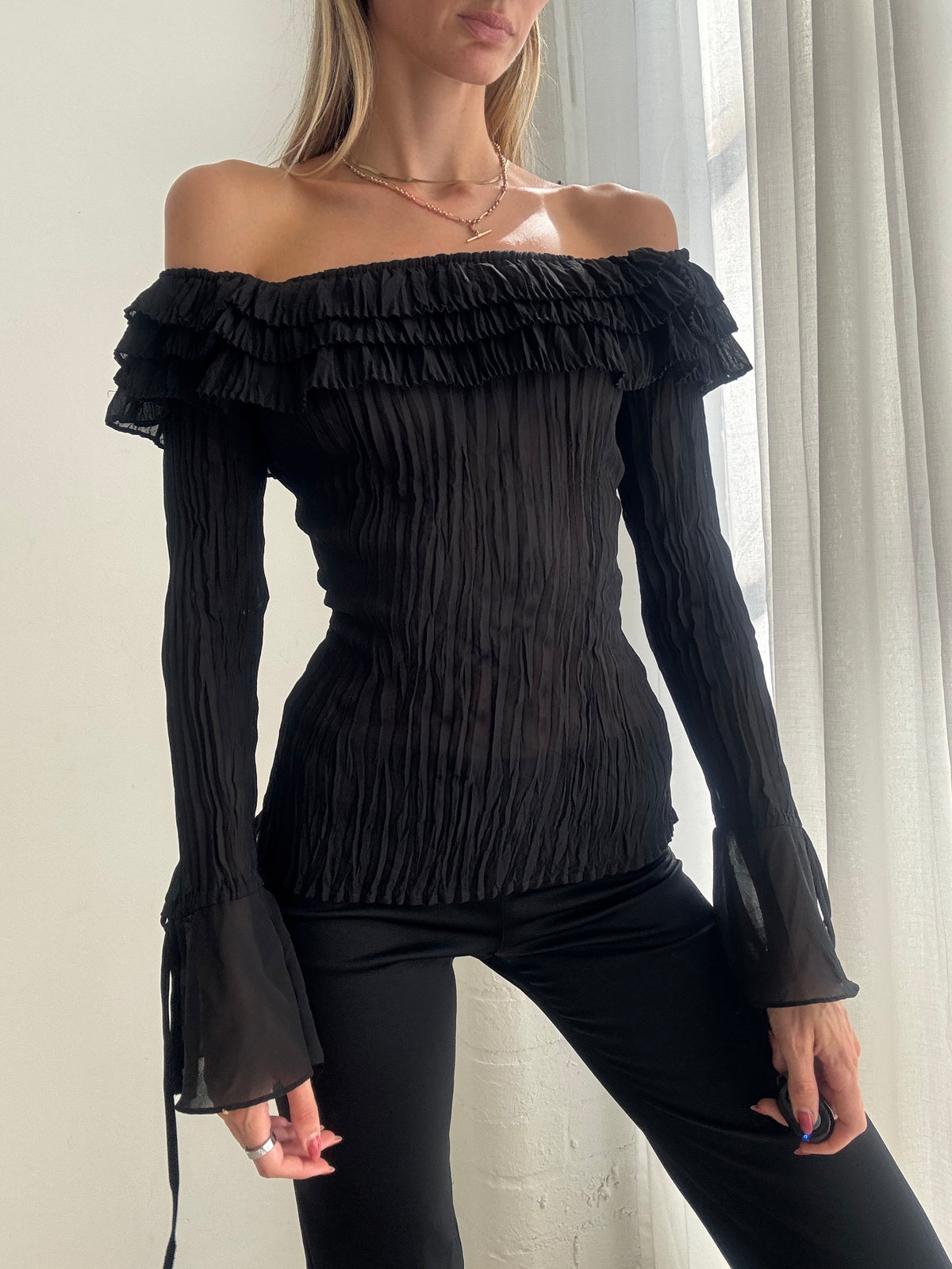 Vintage Y2K Black Off Shoulder Ruffle Long Sleeve Top - Size M/L