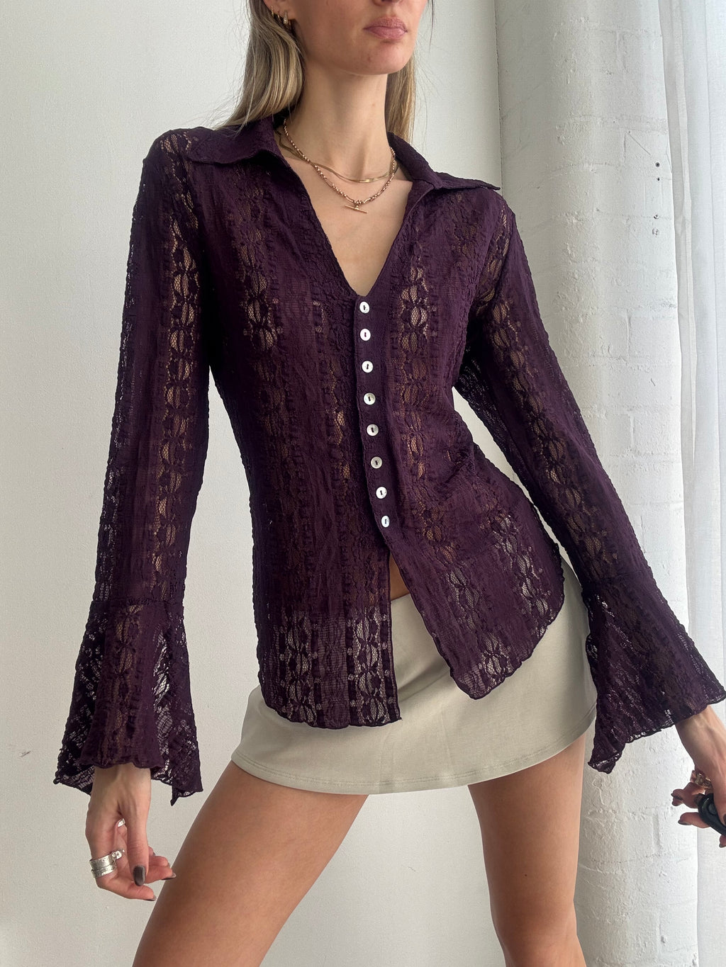 Vintage Y2K purple lace button-up blouse - Size L