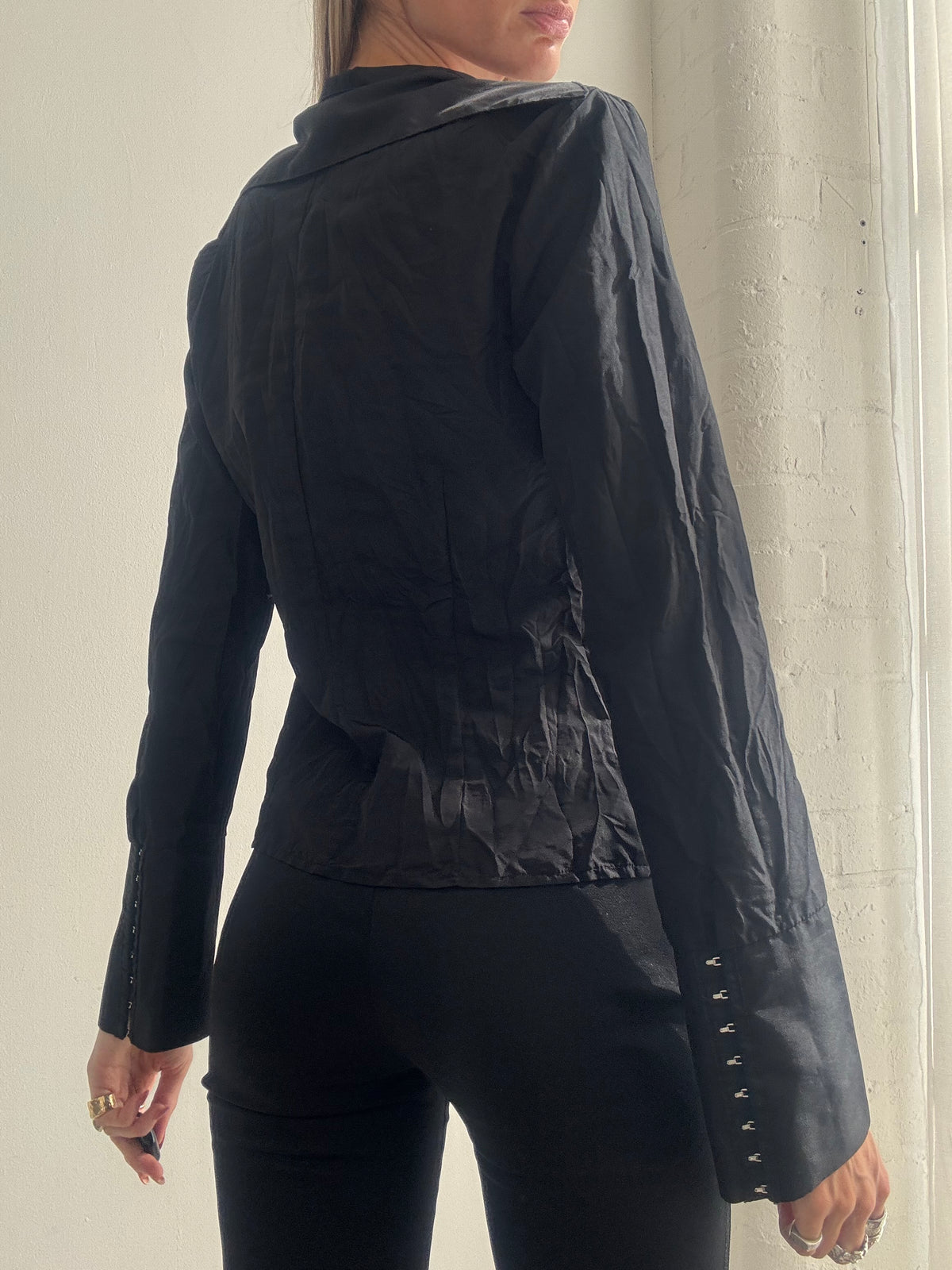 Vintage Y2K Black Fitted Hook & Eye Shirt Top - Size m