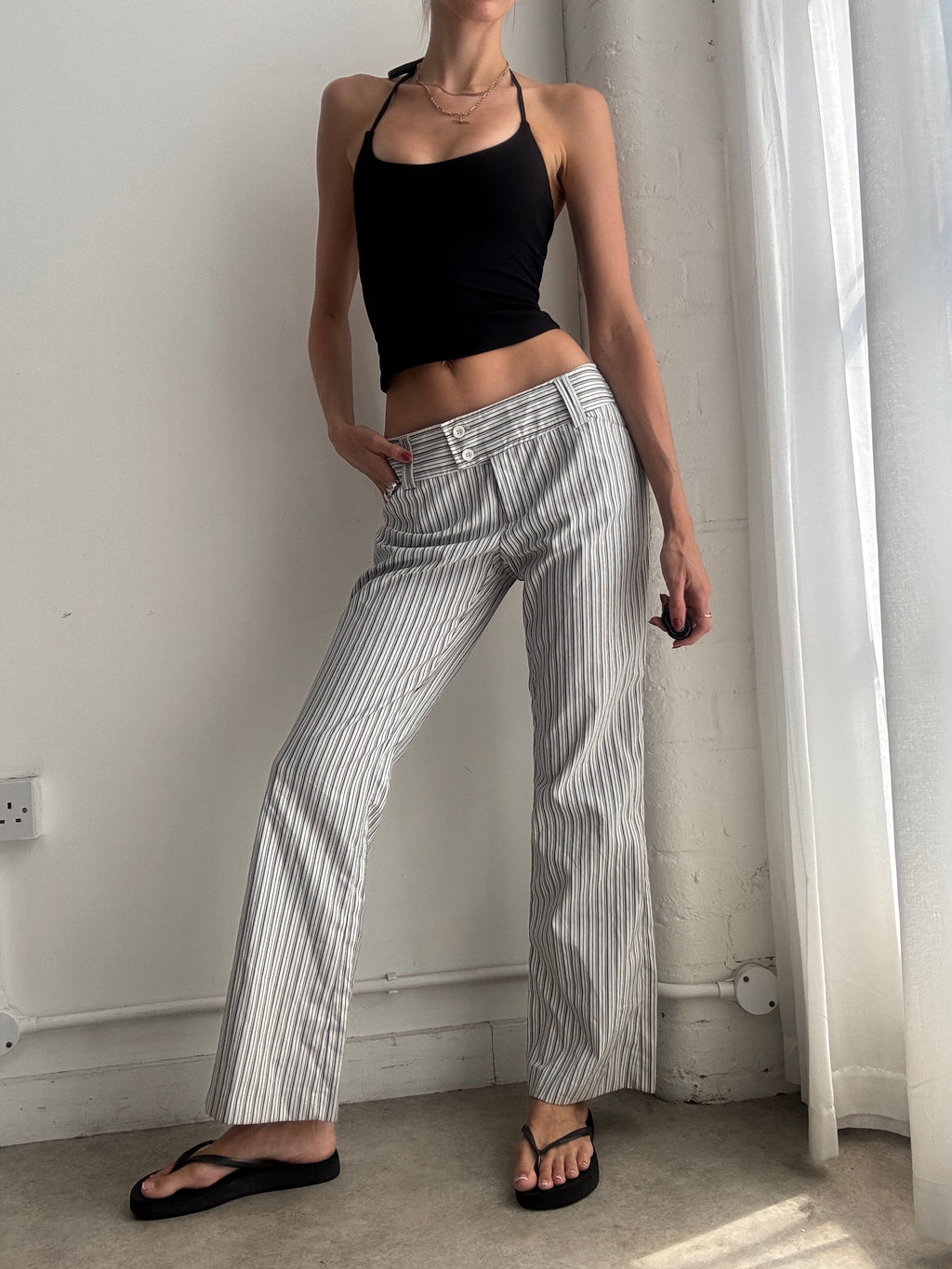Vintage Y2K Pinstripe Trousers – Low Rise Grey / White Straight Leg Pants - Size M