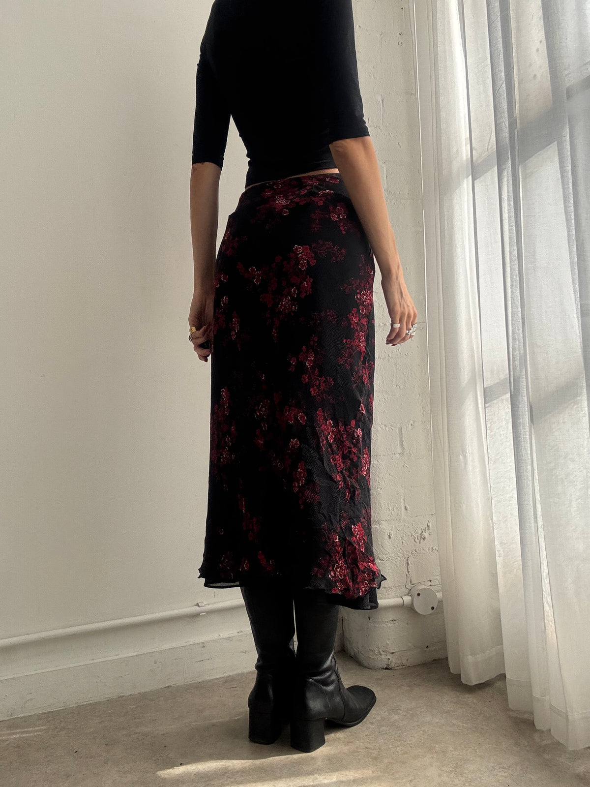 Vintage Y2K Black & Red Floral Midi Skirt - Size XS